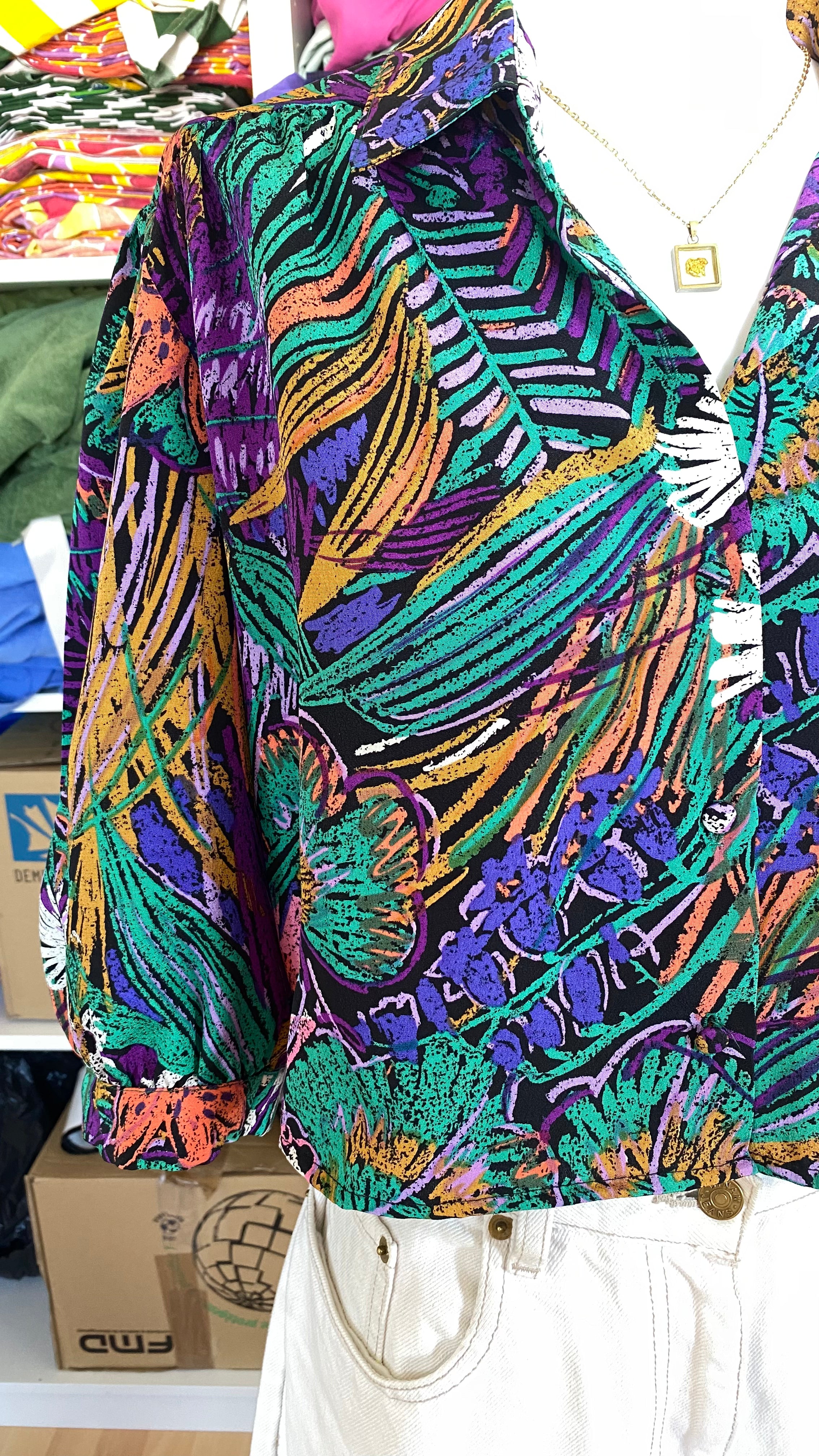 Cropped • T. 36 à 40 • Chemise motifs bariolés