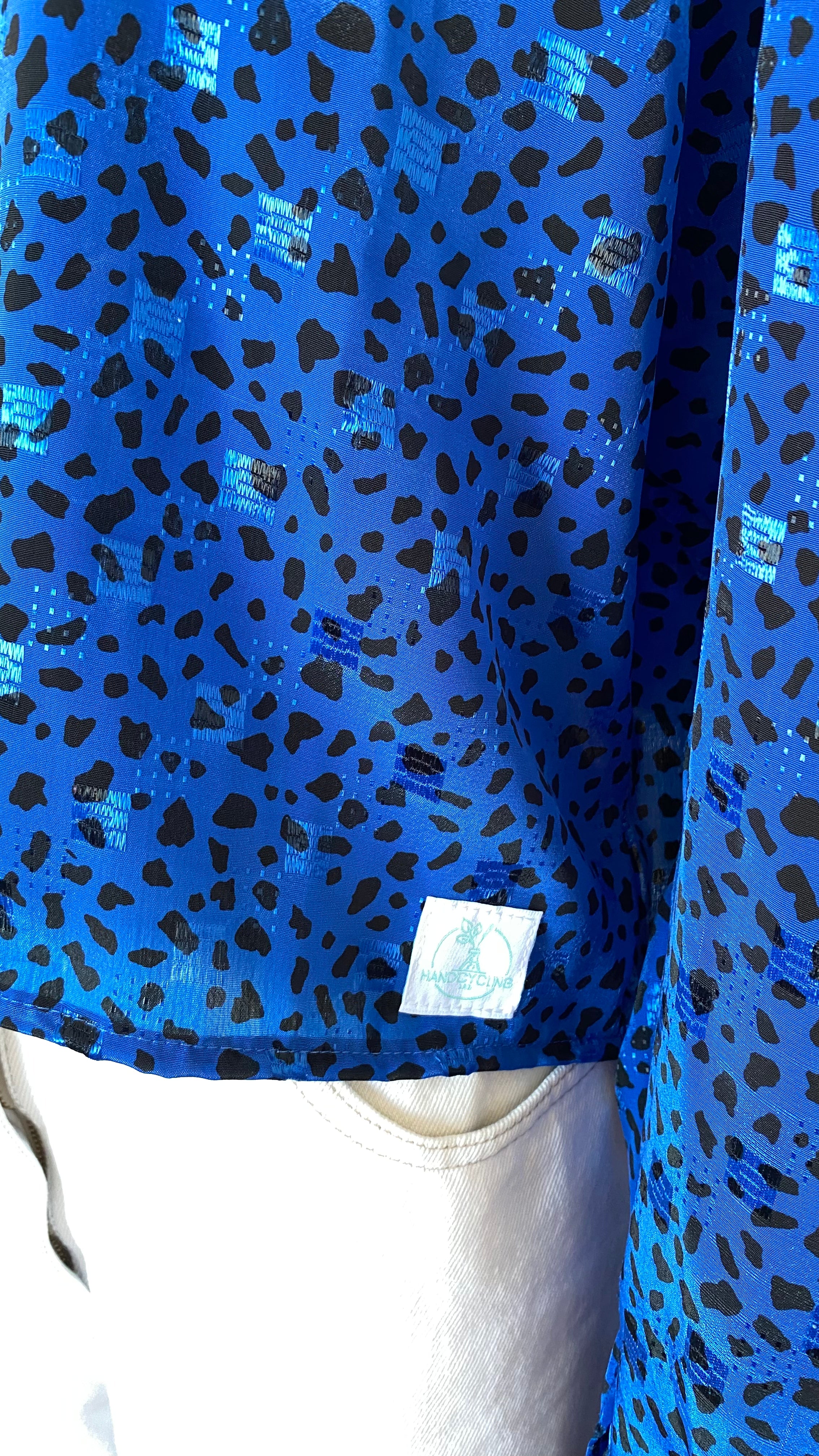 Cropped • T. 38 à 44 • Chemise bleu roi satinée à pois