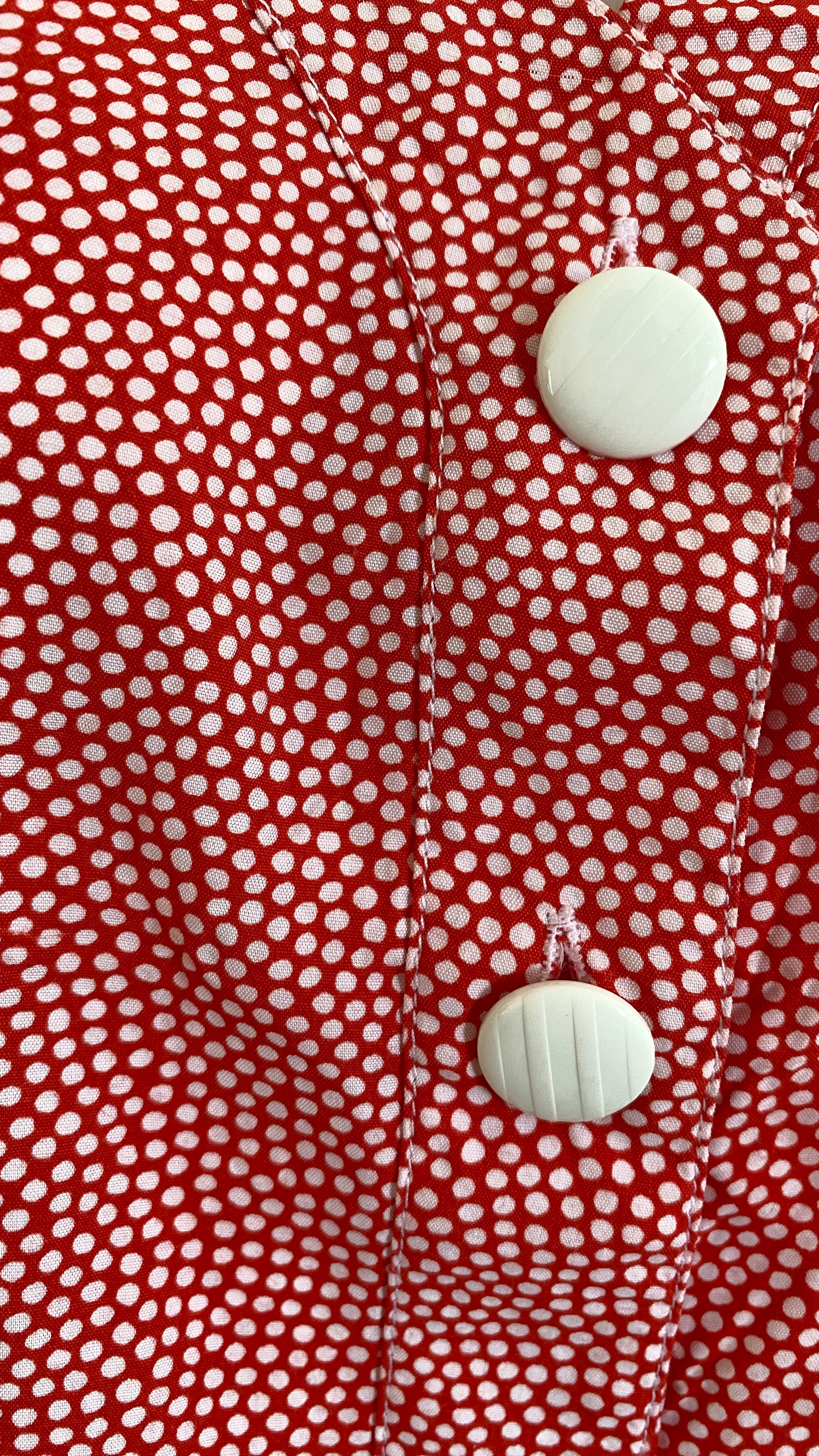 Cropped • T. 34 à 38 • Chemise rouge pastel à pois blanc