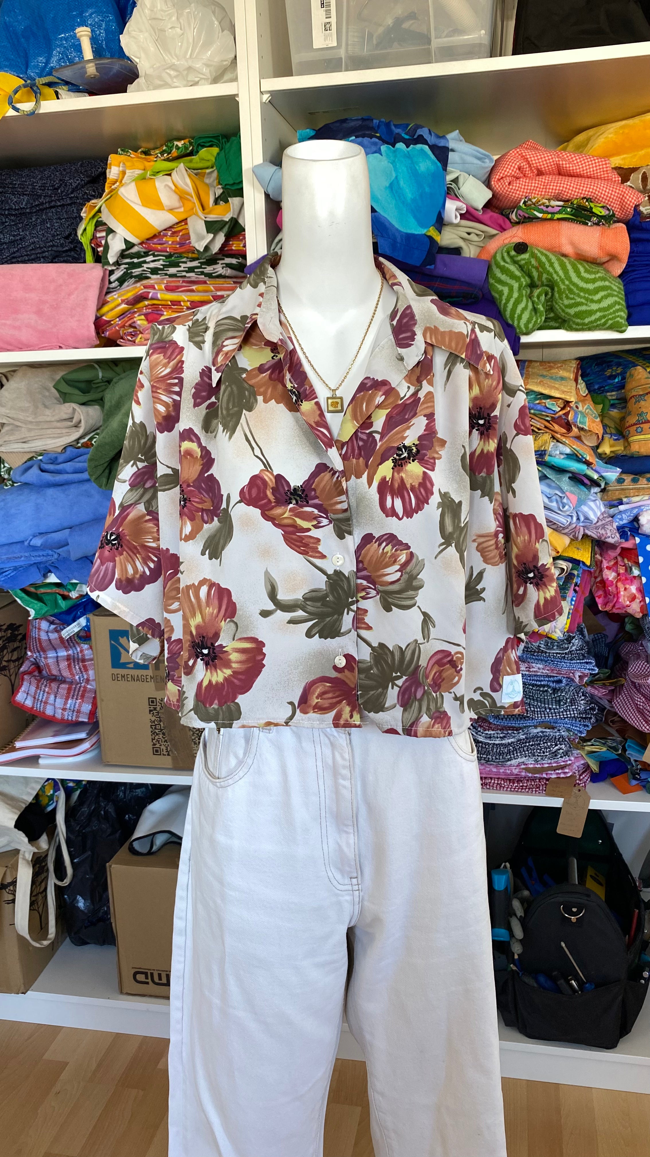 Cropped • T. 38 à 46 • Chemise crop top creme à fleurs