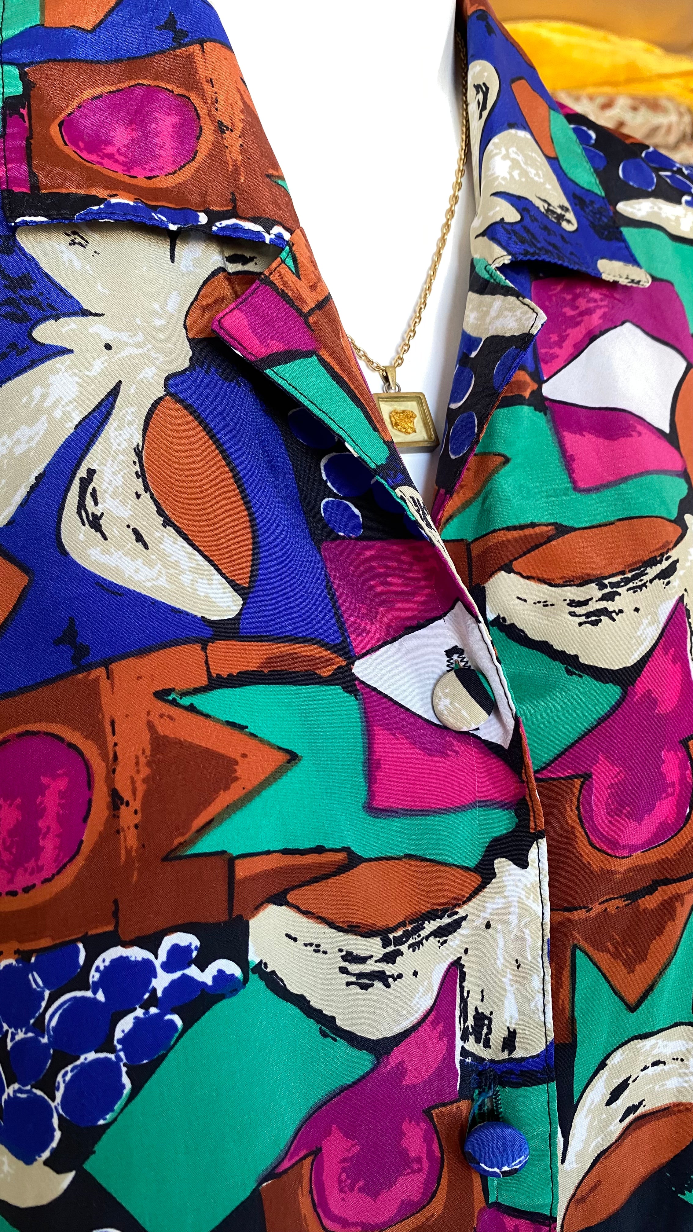 Cropped • T. 36 à 40 • Chemise vintage à motifs colorée
