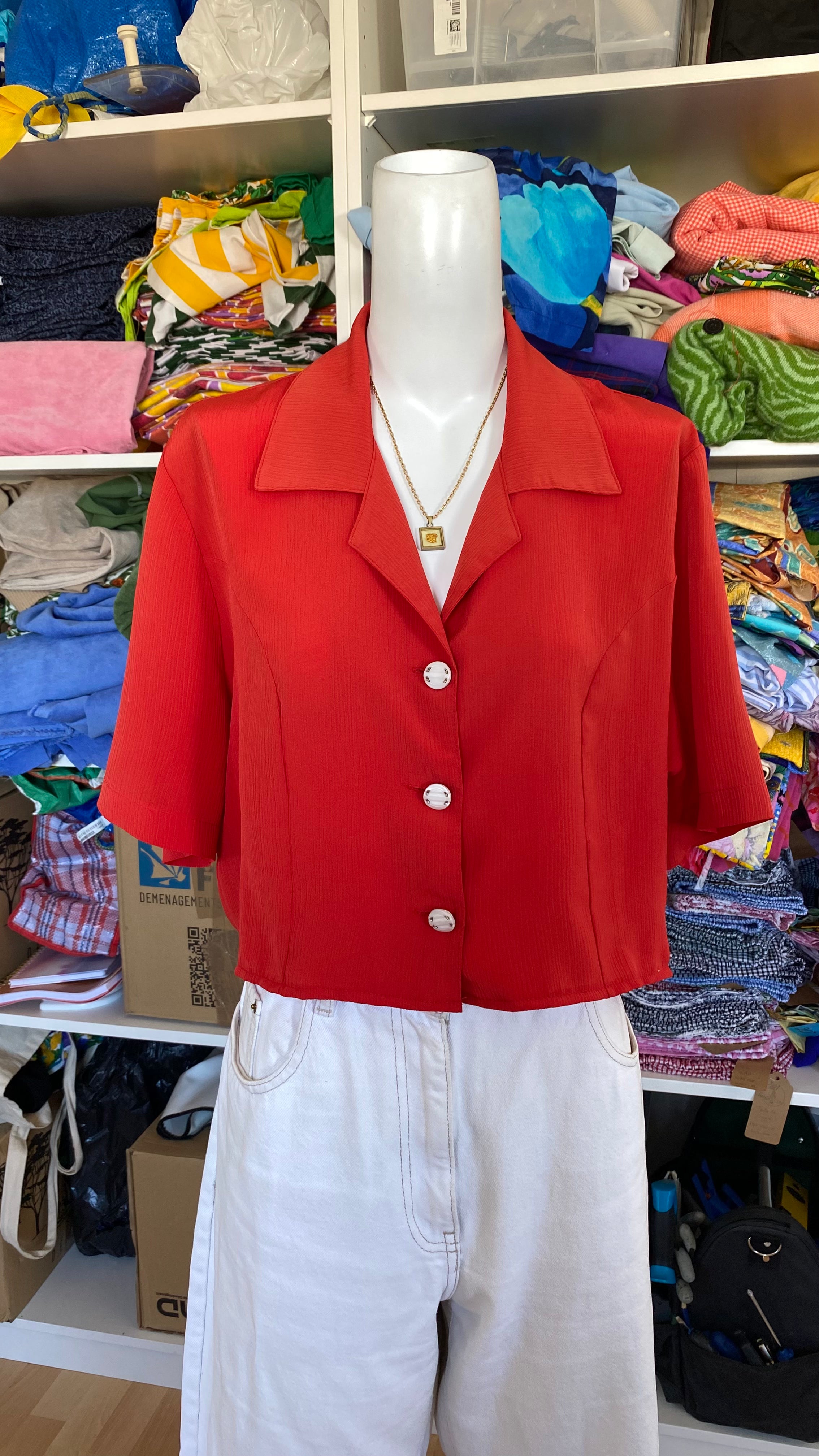 Cropped • T. 34 à 40 • Chemise vintage rouge crépon