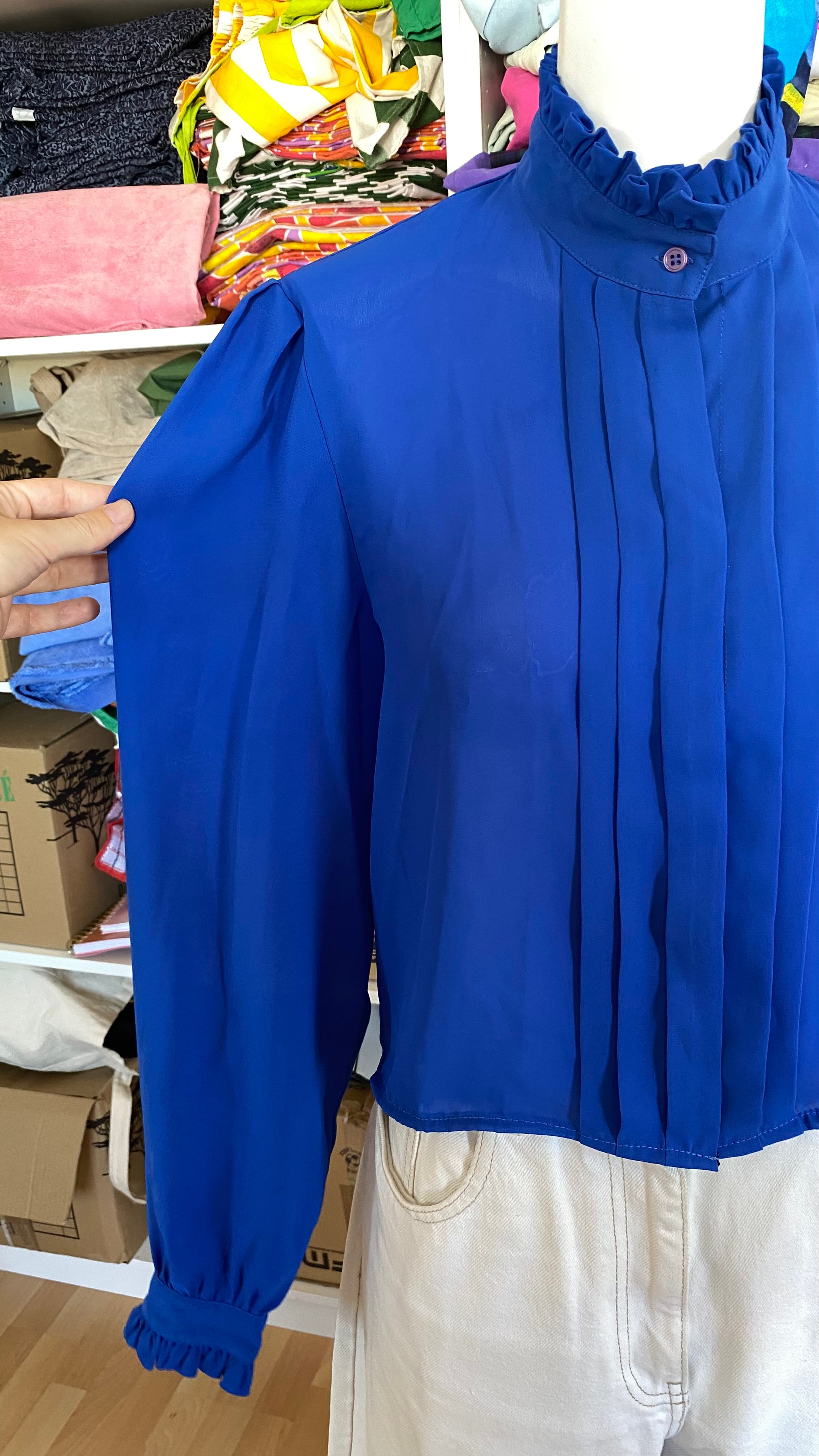 Cropped • T. 34 à 38 • Chemise bleu roi col victorien