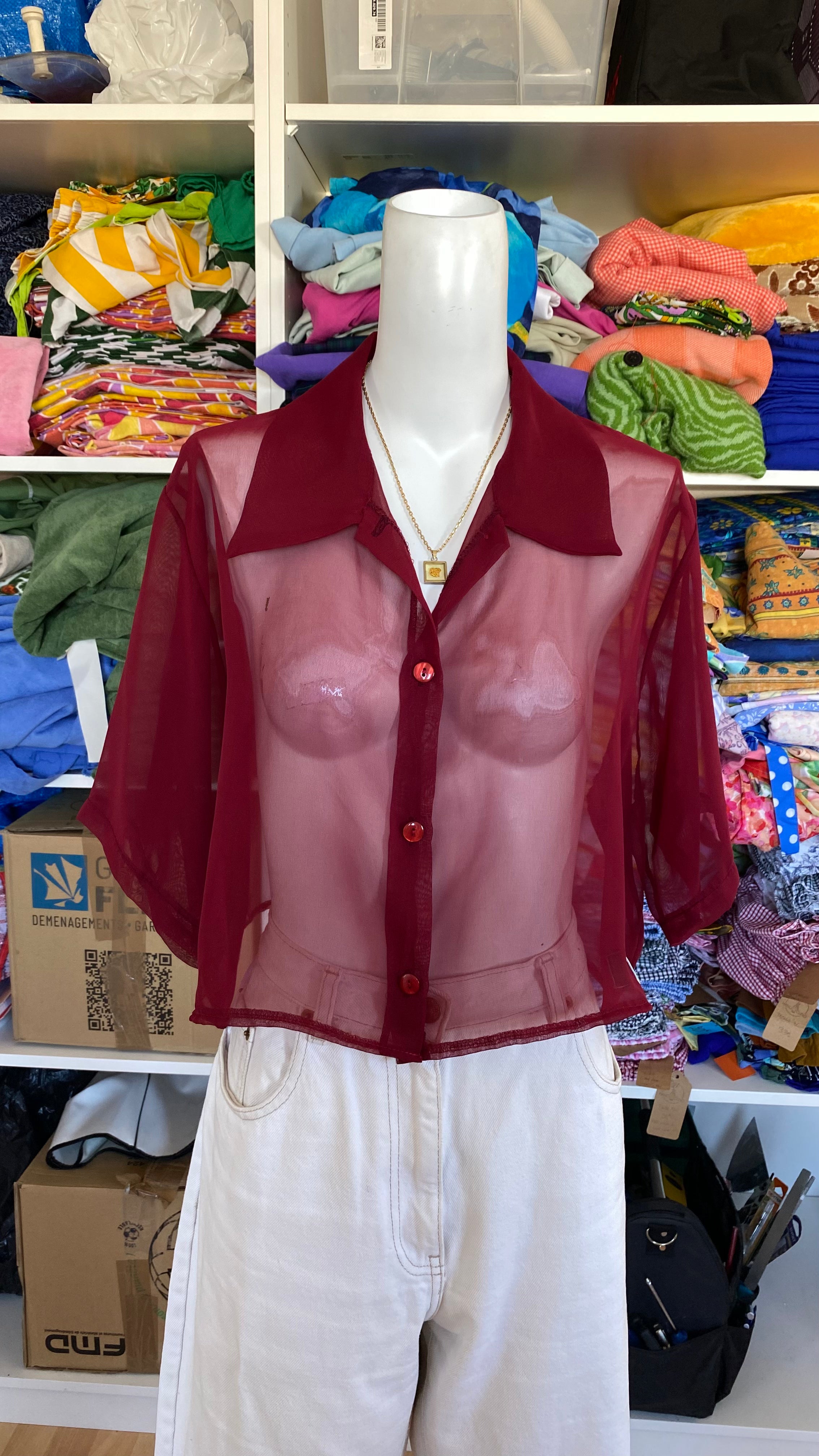 Cropped • T. 36 à 42 • Chemise transparente bordeaux