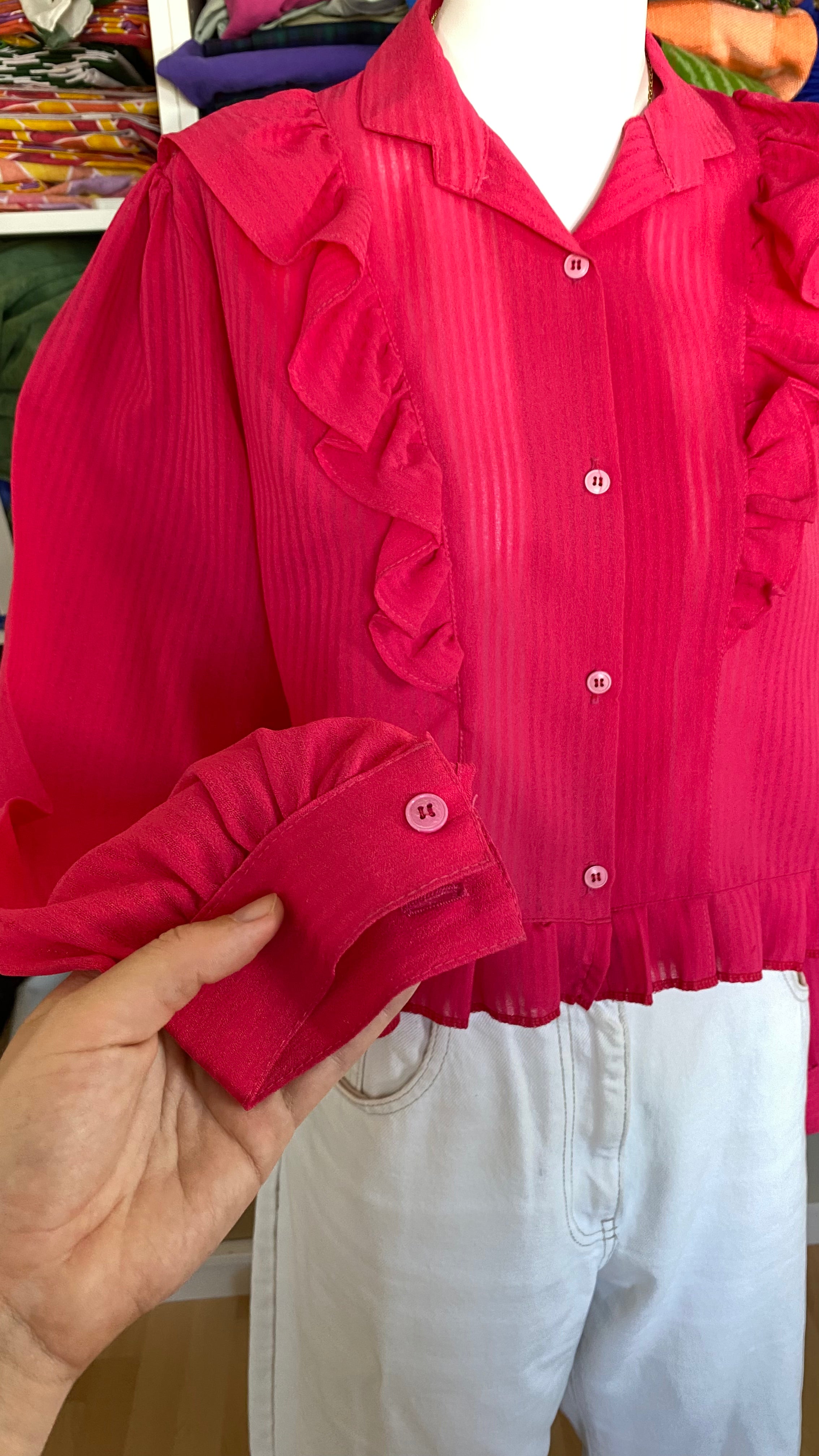 Froufrou • T. 34 à 38 • Chemise crop top fuchsia à froufrou