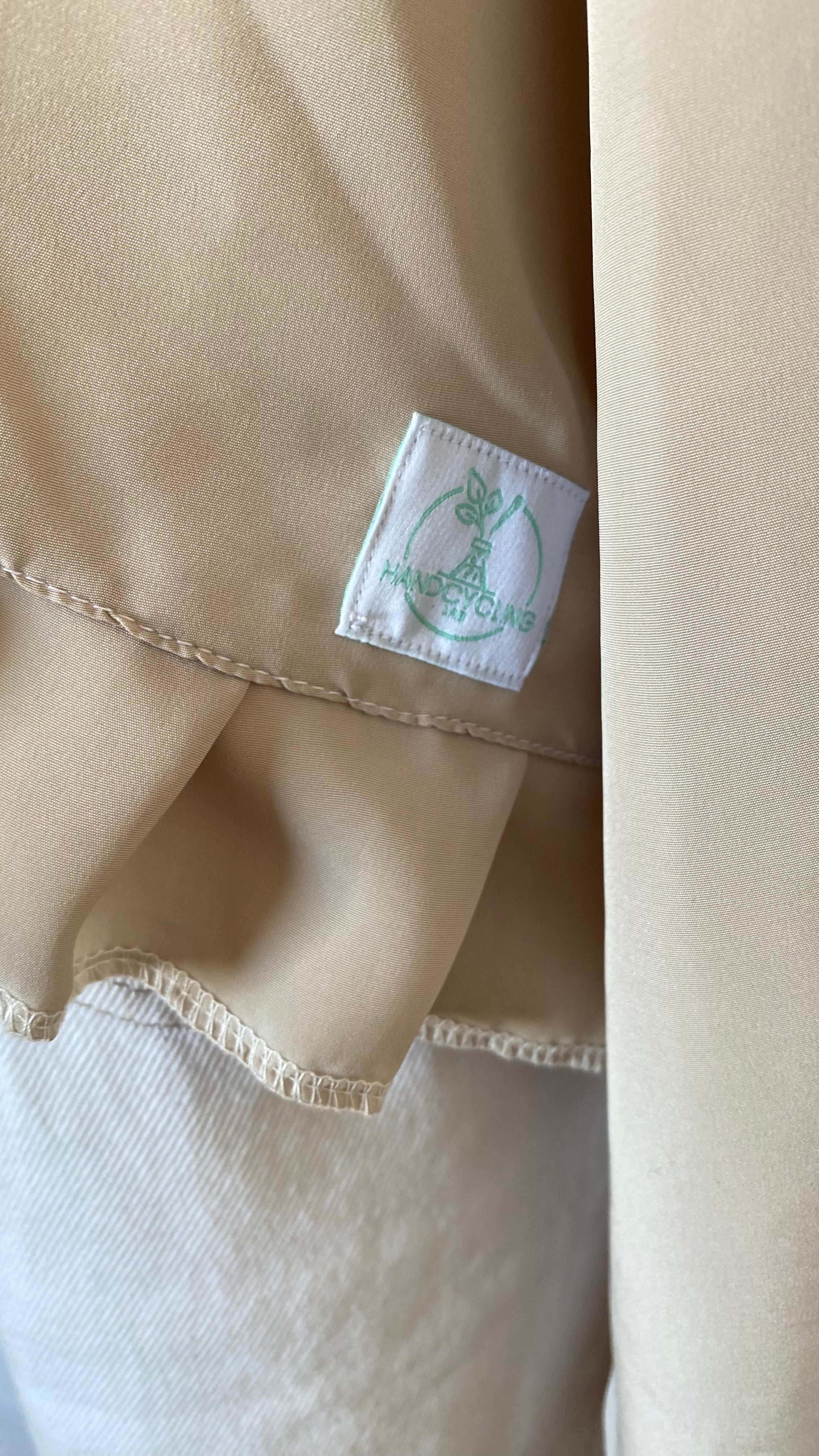 Froufrou • T. 38 à 46 • Chemise crop top beige brodée