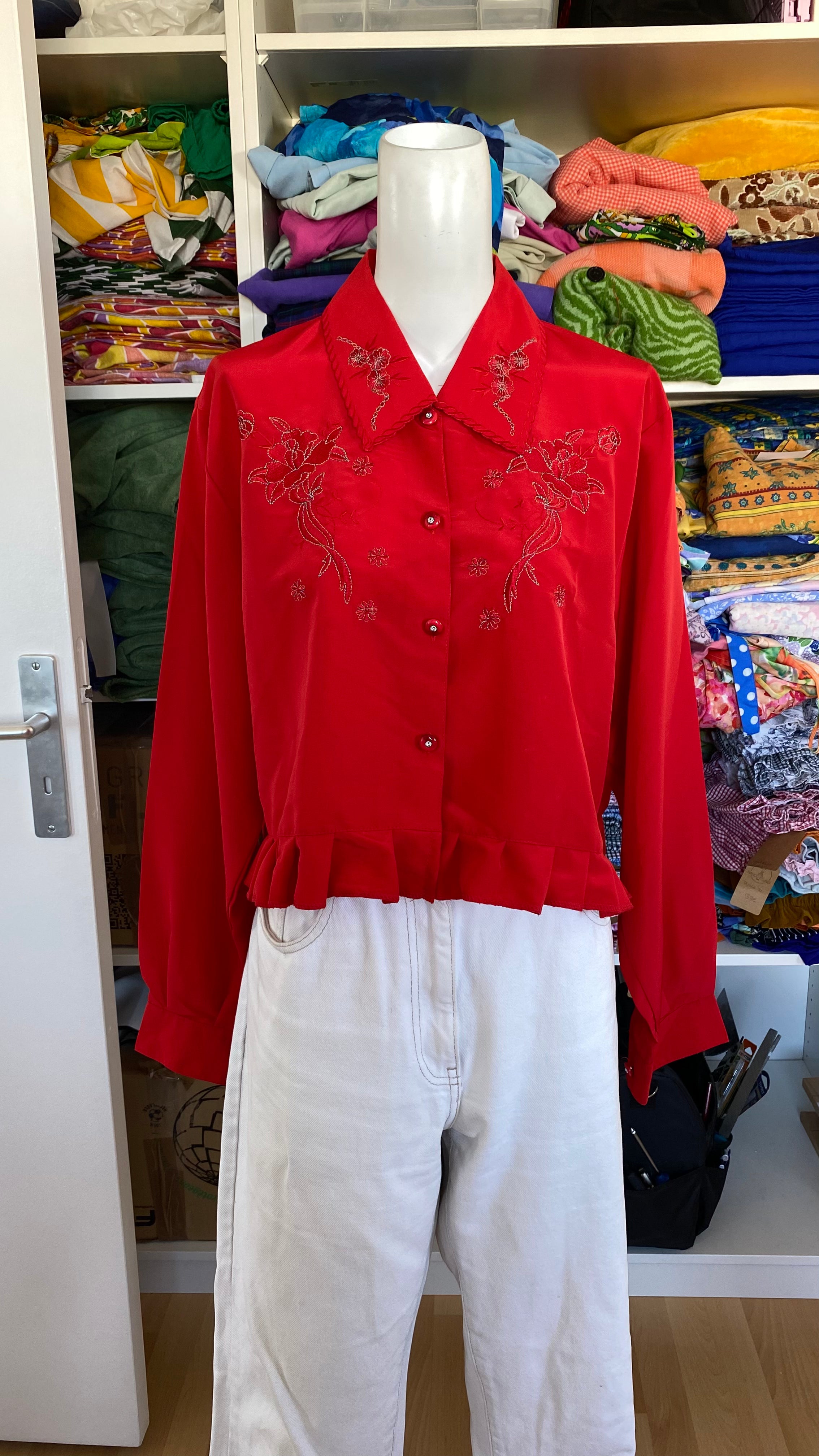 Froufrou • T. 38 à 44 • Chemise crop top rouge brodée