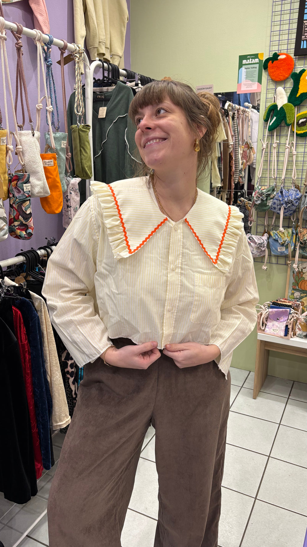Sweaties • T.34 à 38 • Chemise upcyclée grand col rayures jaunes et blanches