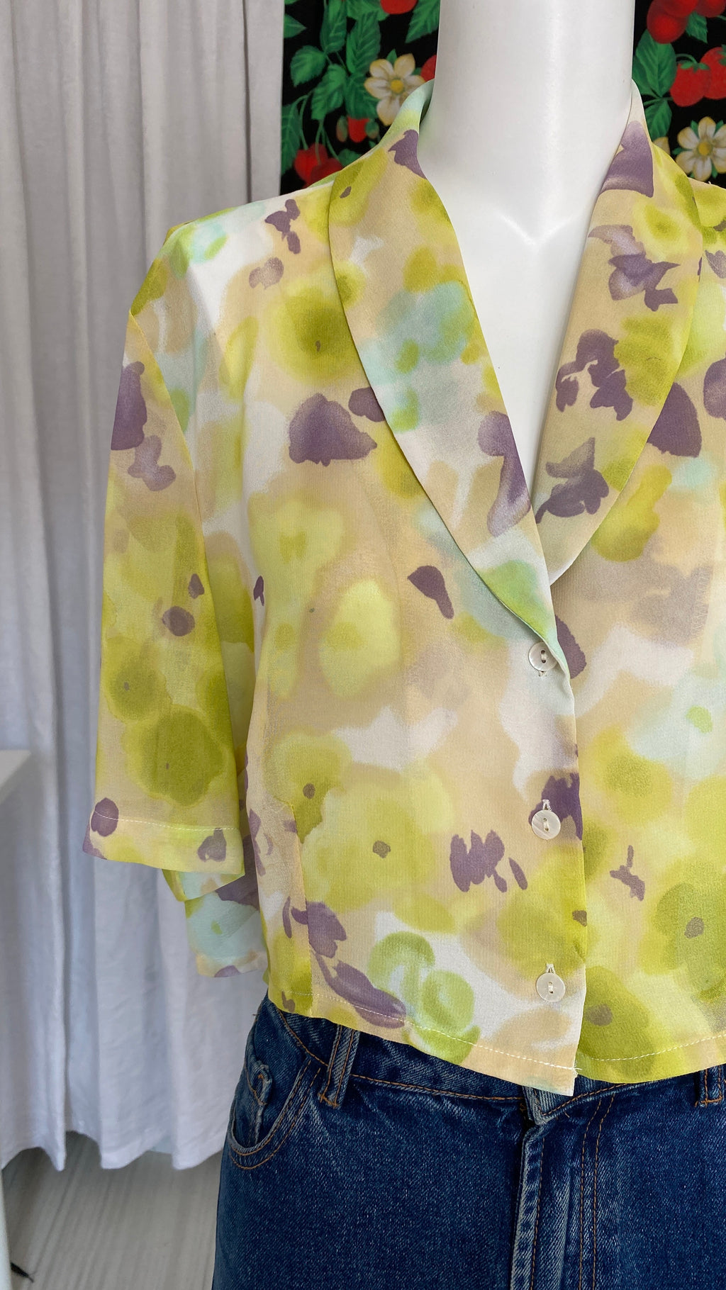 Chemise cropped manche courte • T. 36 à 38 • Chemise courte manche courte jaune et violette voilage transparent