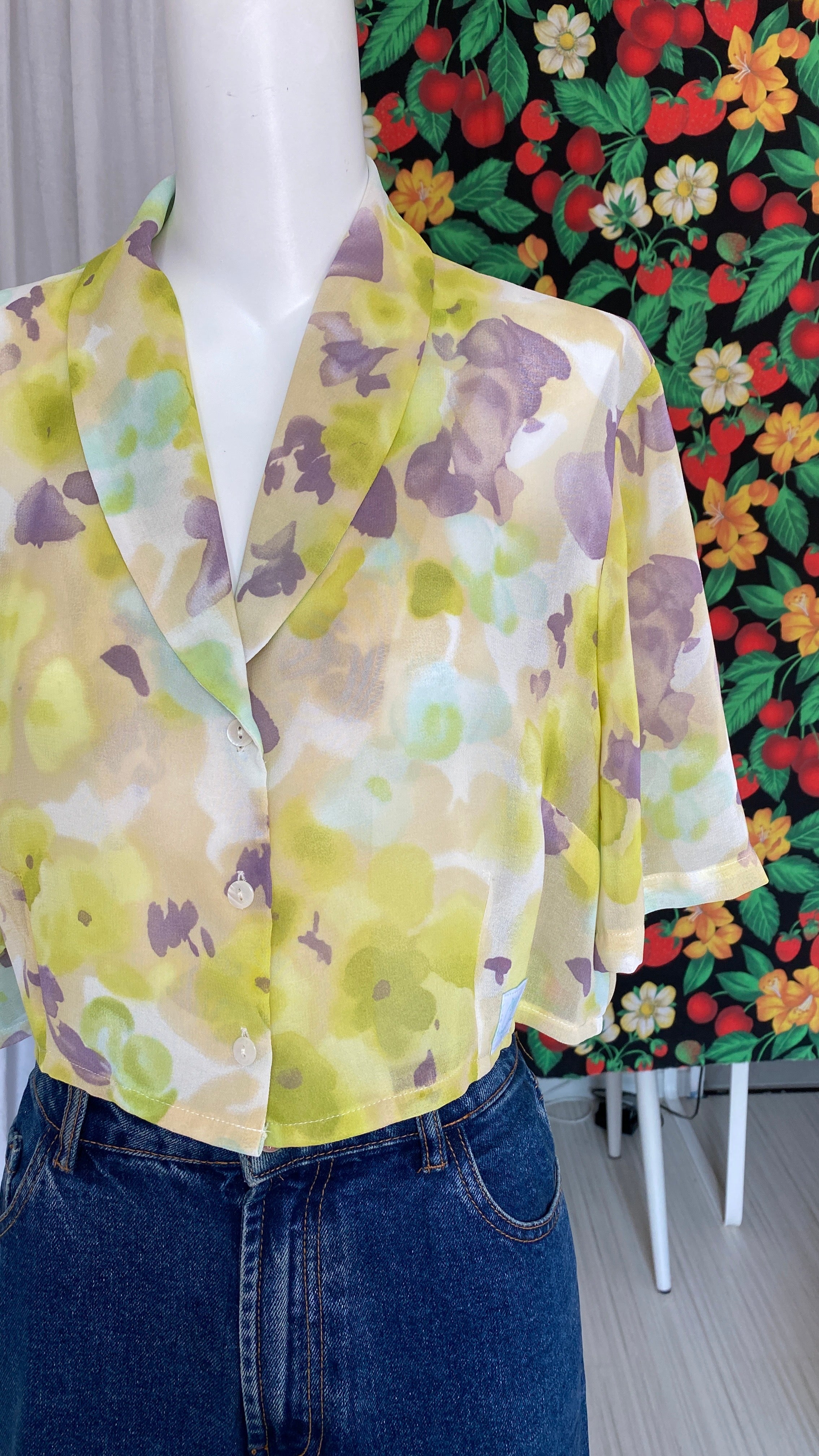 Chemise cropped manche courte • T. 36 à 38 • Chemise courte manche courte jaune et violette voilage transparent