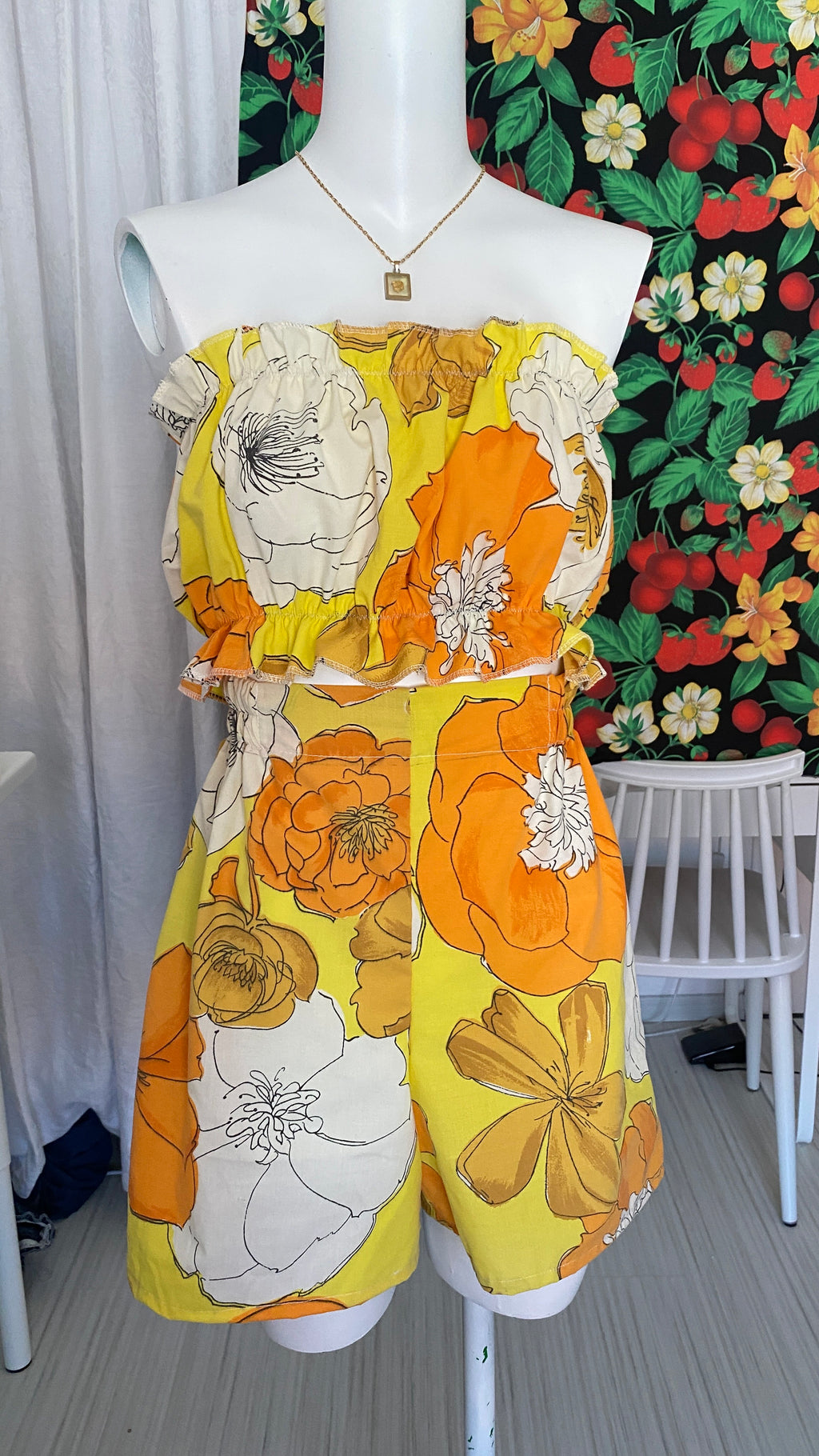 P'tis Ôh • T. M  • Haut bandeau à froufrou jaune fleurs oranges et blanches