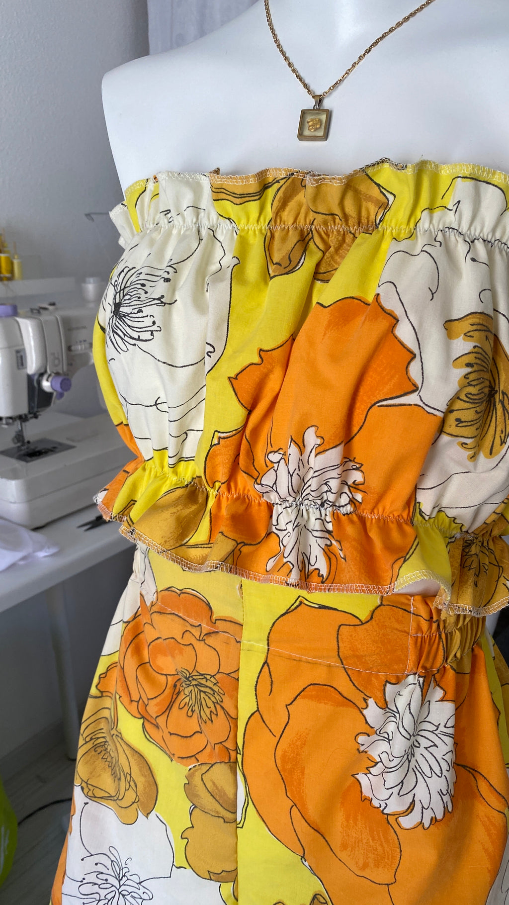 P'tis Ôh • T. M  • Haut bandeau à froufrou jaune fleurs oranges et blanches