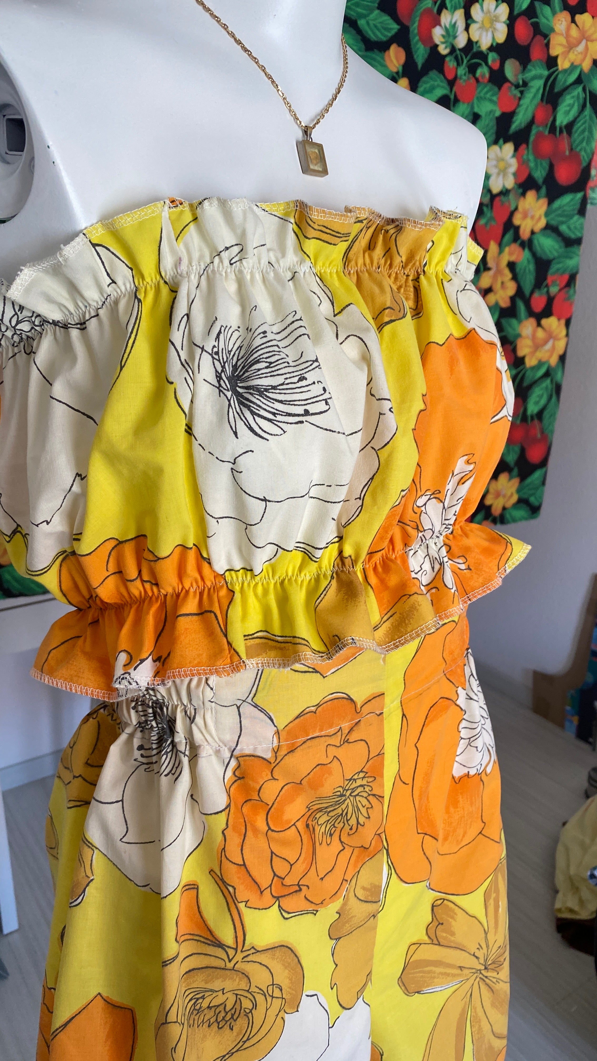 P'tis Ôh • T. M  • Haut bandeau à froufrou jaune fleurs oranges et blanches