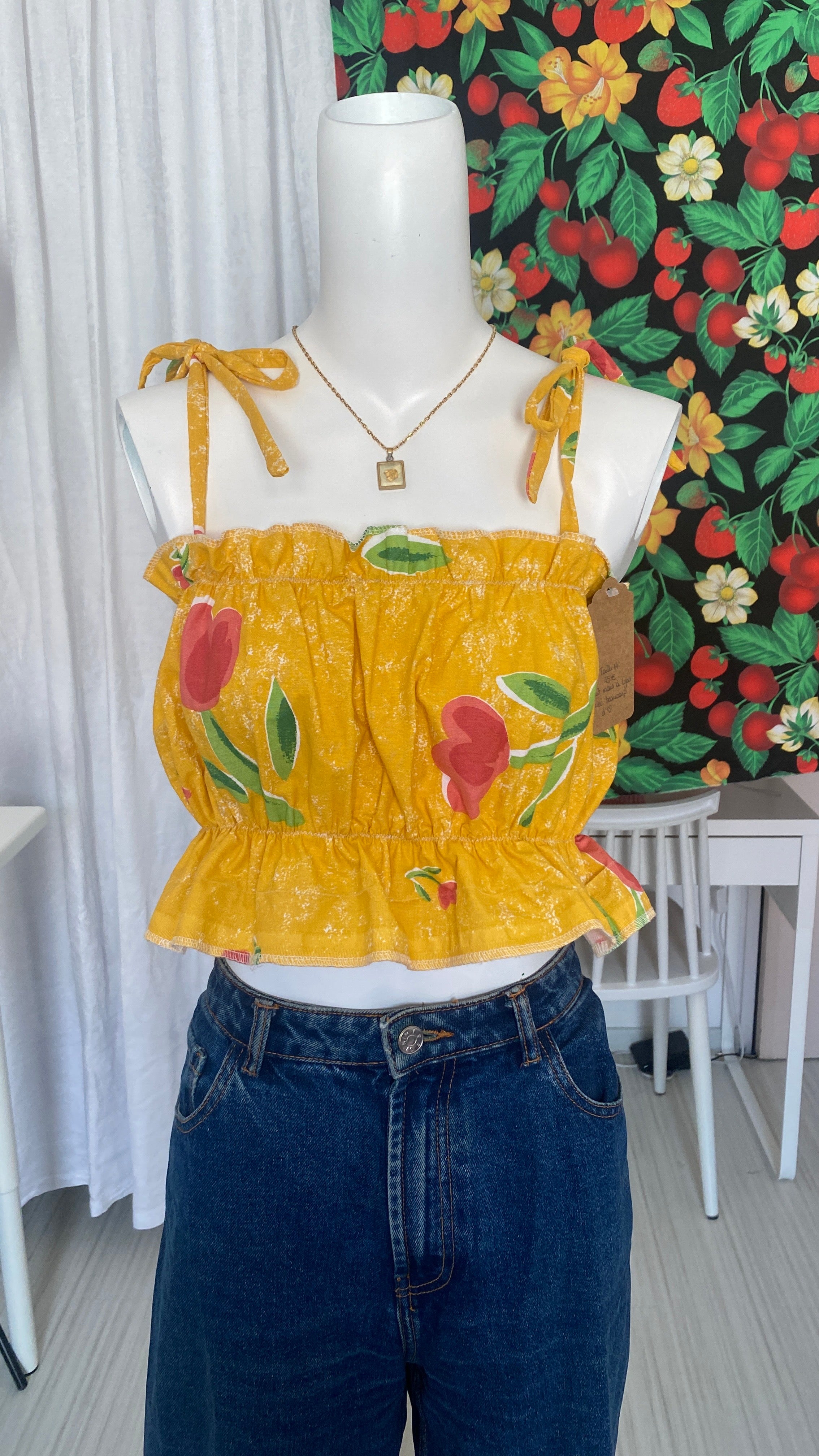P'tis Ôh • T. M  • Haut bandeau à froufrou upcyclé jaune à fleurs rouge