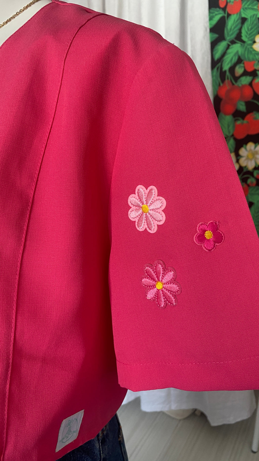 Cropped • T. 38 à 46 • Chemise courte manches courtes fuchsia + fleurs