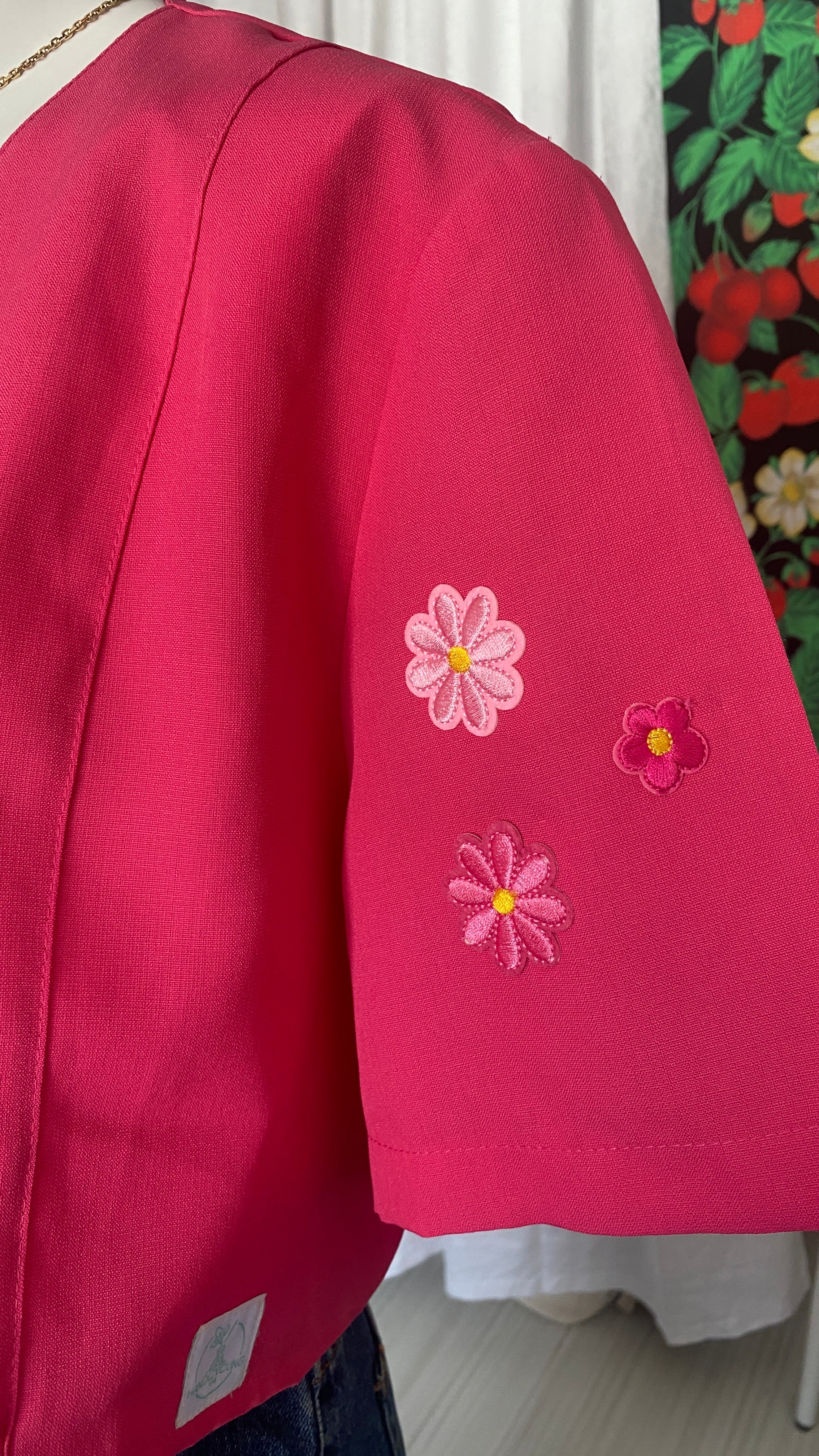 Cropped • T. 38 à 46 • Chemise courte manches courtes fuchsia + fleurs