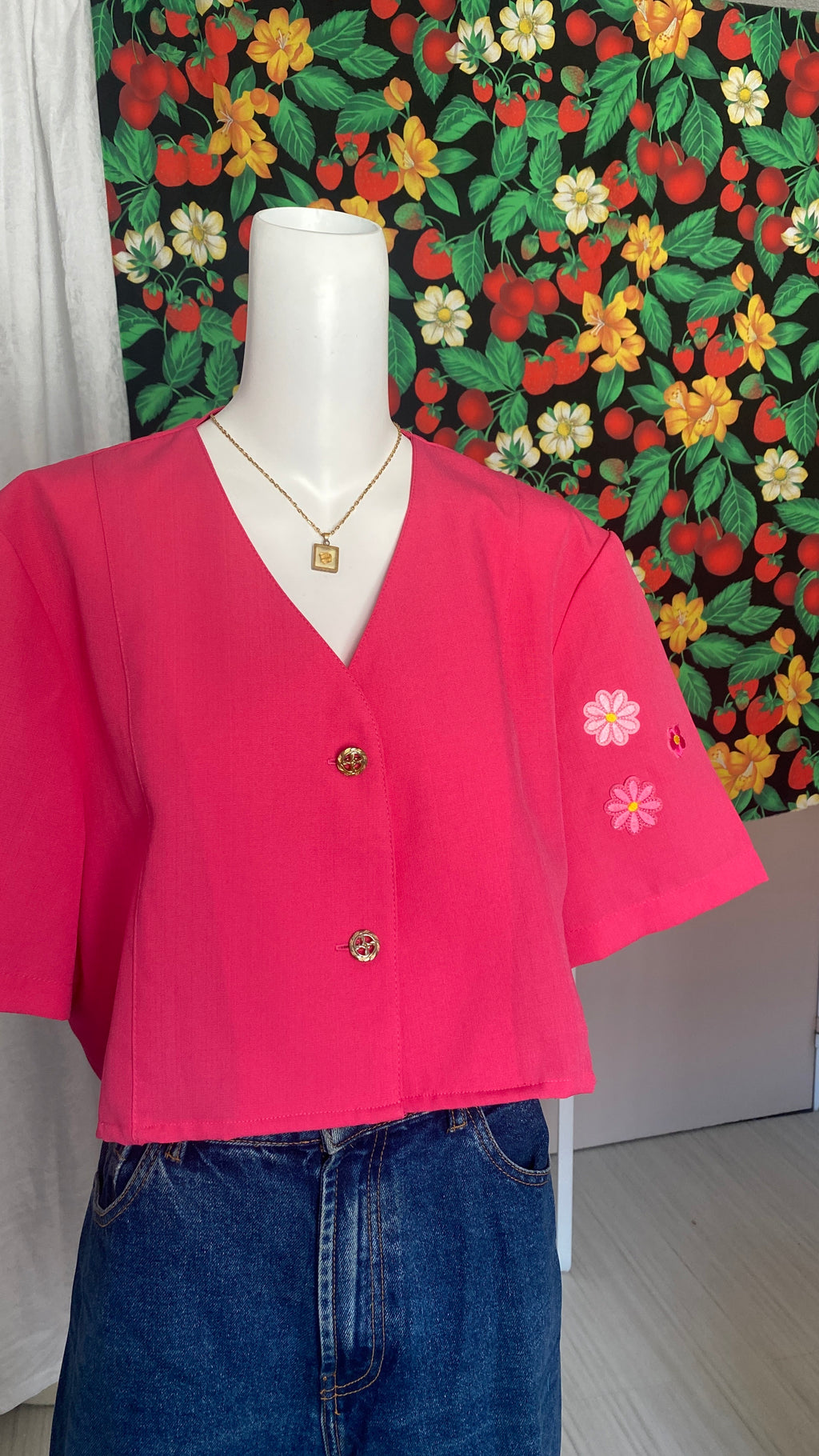 Cropped • T. 38 à 46 • Chemise courte manches courtes fuchsia + fleurs
