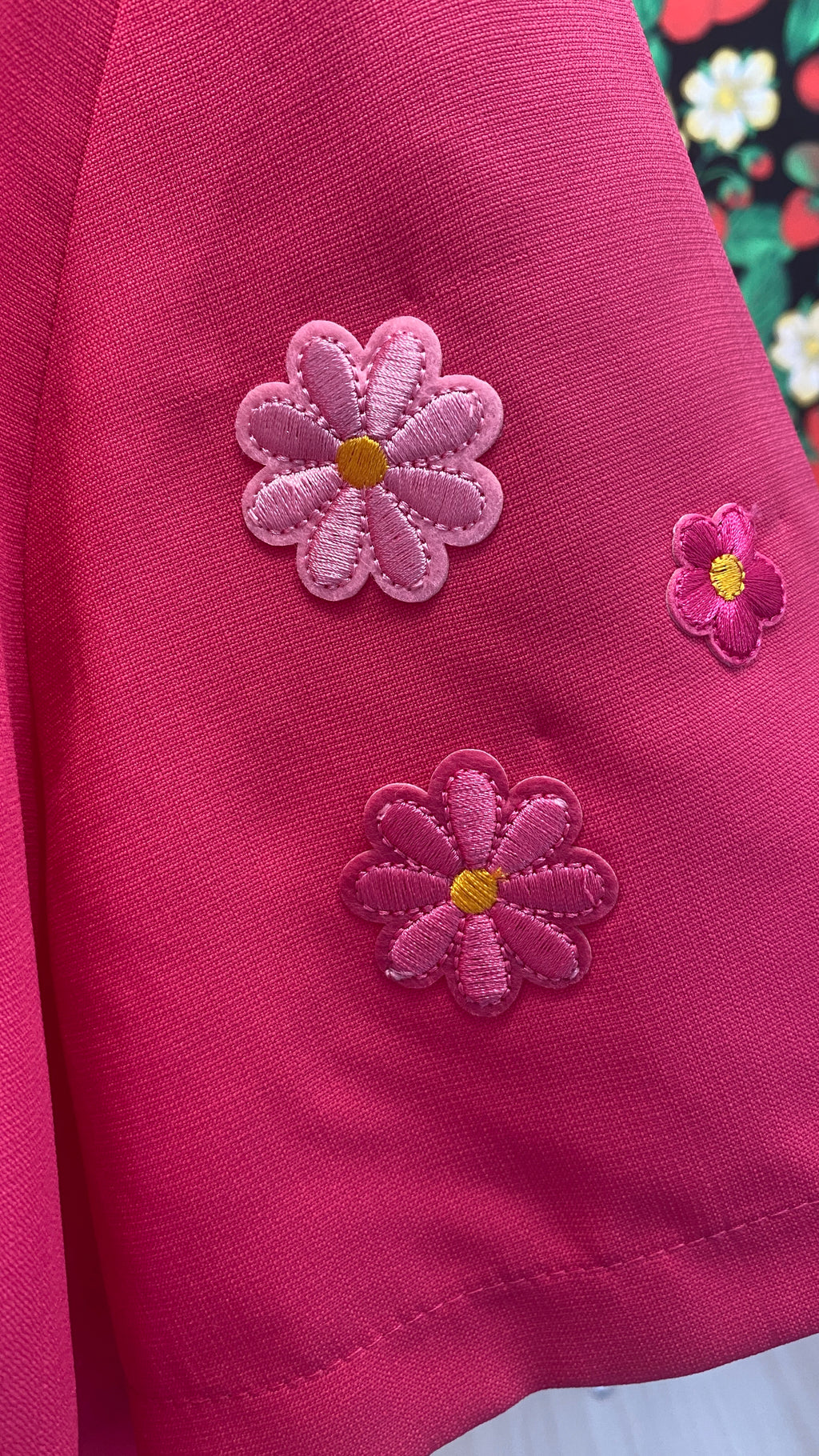 Cropped • T. 38 à 46 • Chemise courte manches courtes fuchsia + fleurs