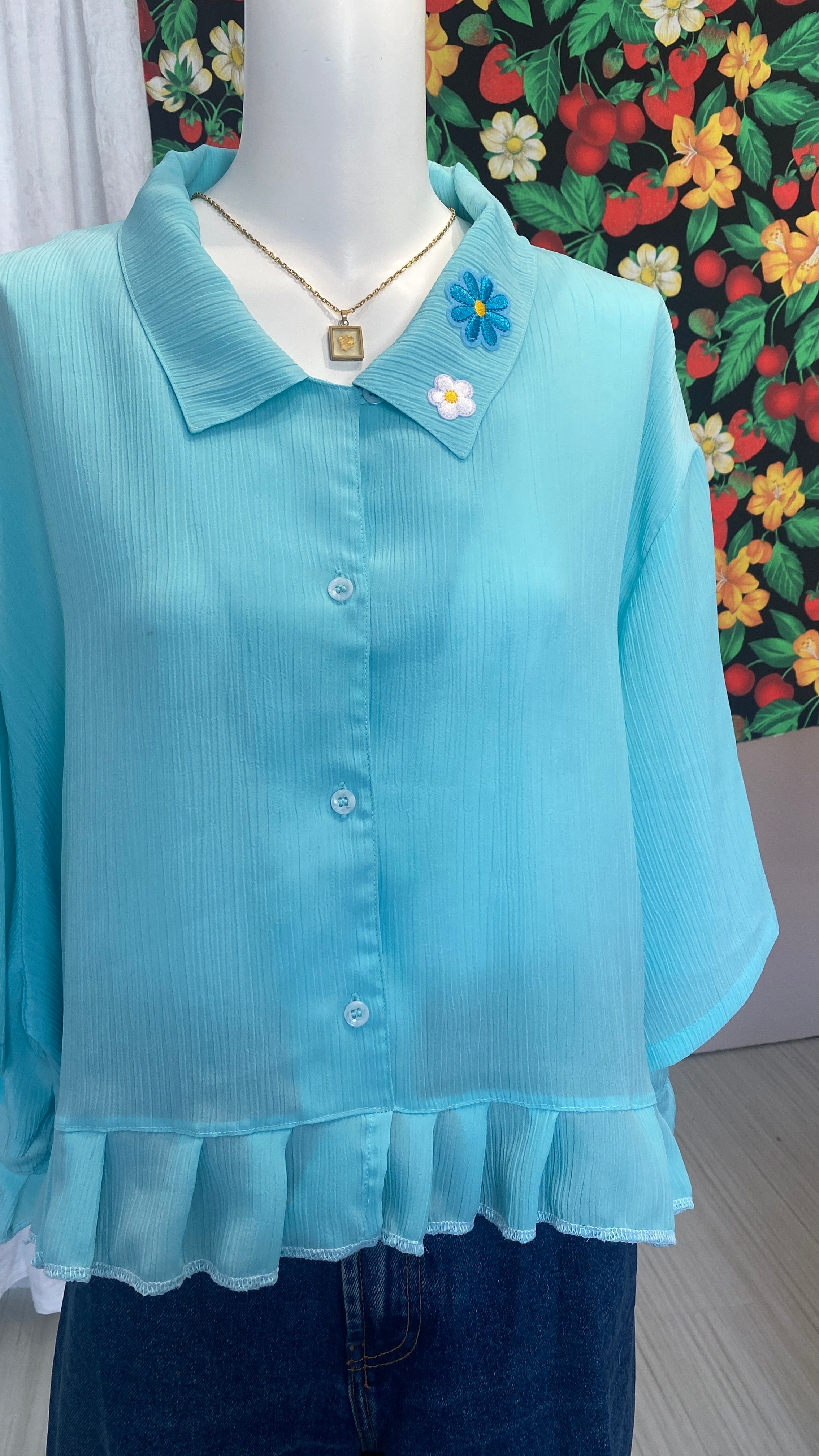 Chemise froufrou • T. 40 à 50 • Chemise courte manches trois quart bleu turquoise + fleurs