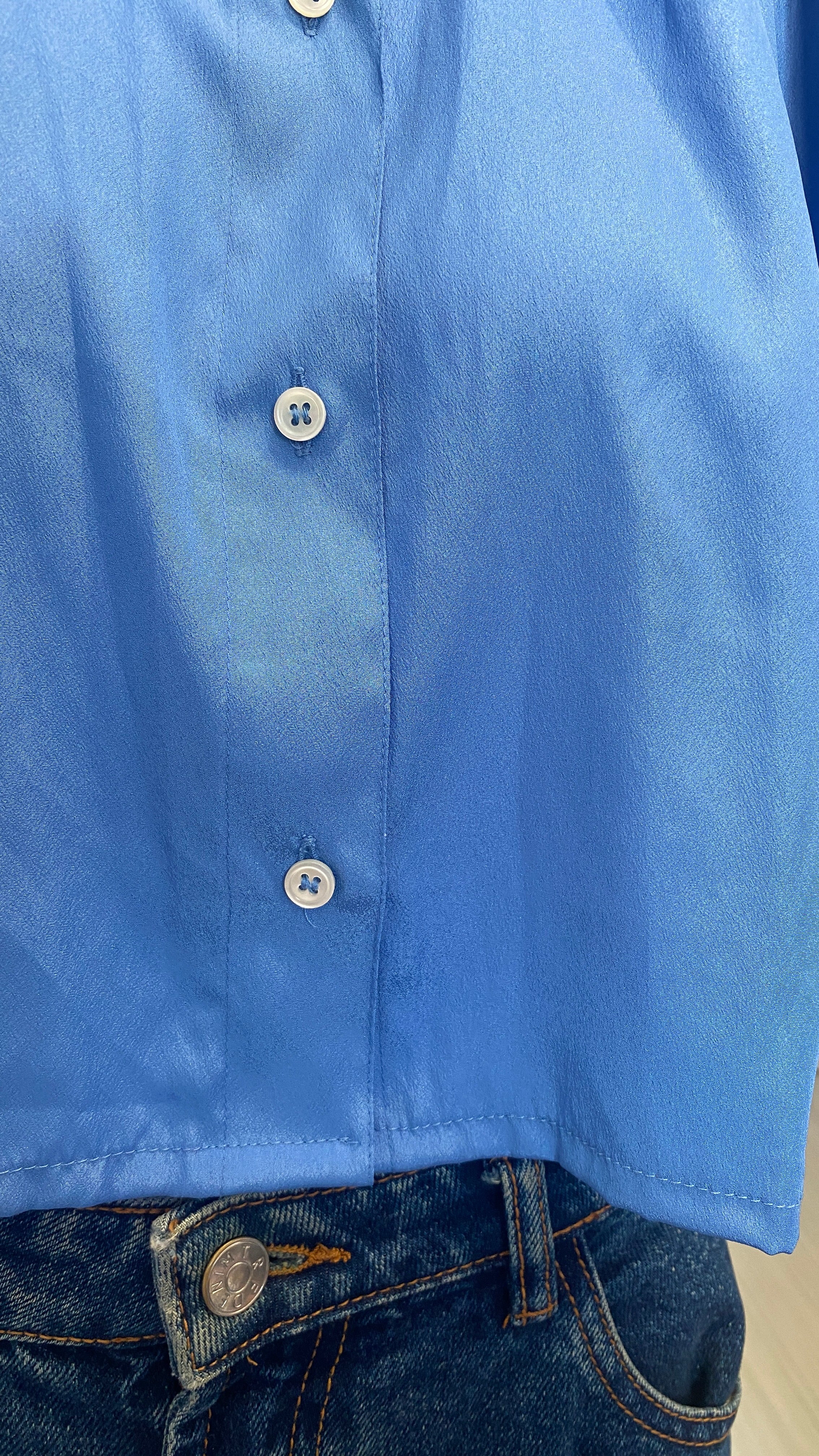 Cropped • T. 34 à 38 • Chemise courte manches courtes bleue brillante + fleurs