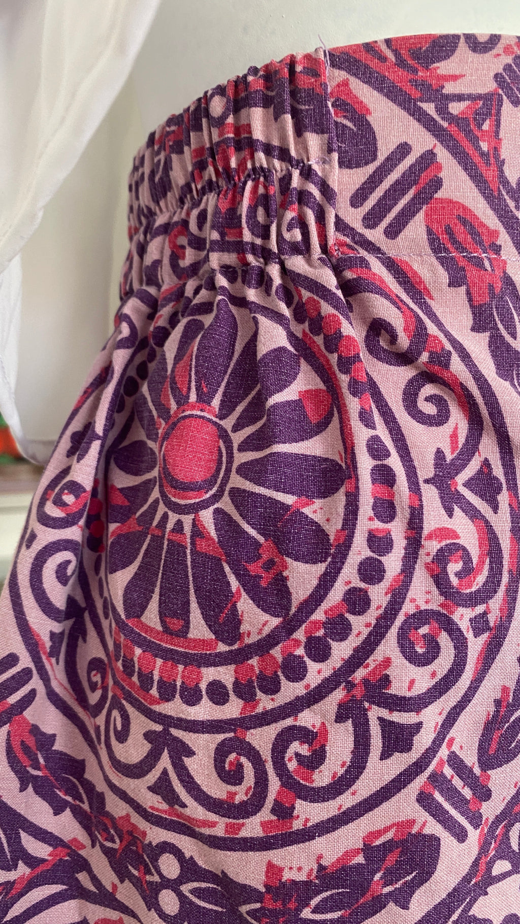 Short • T.XS/S et M • Short upcyclé violet à motifs spirales
