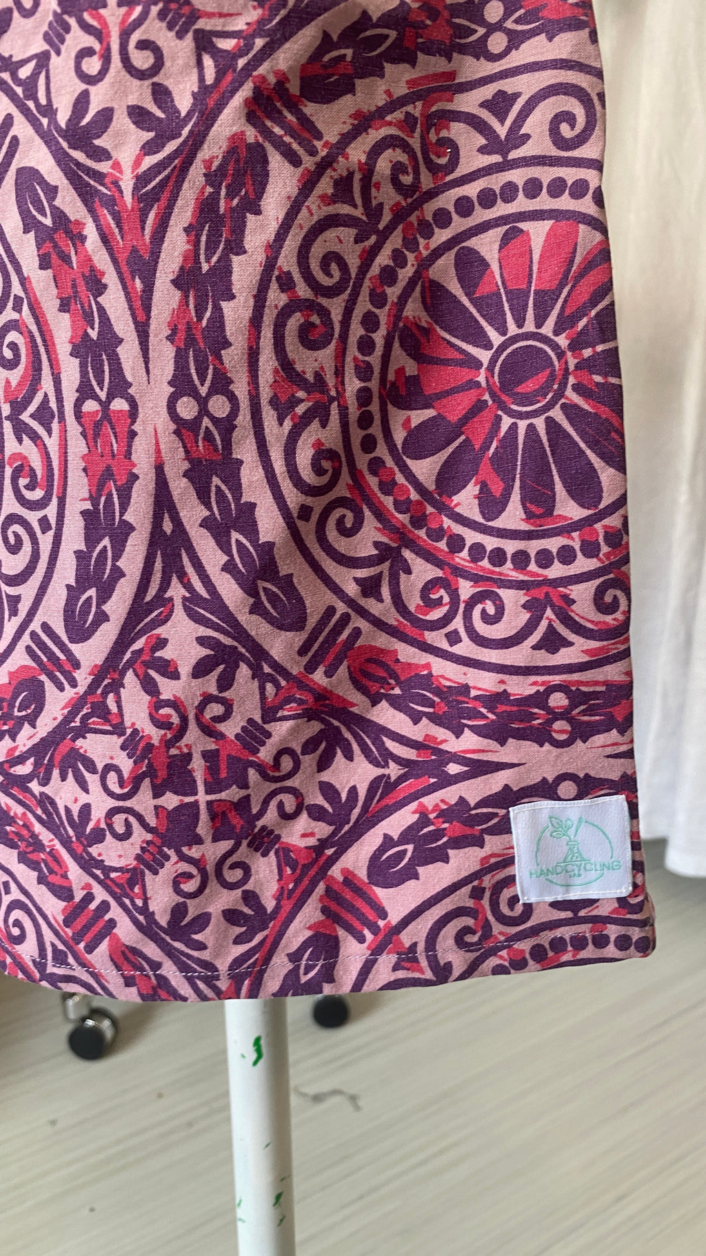 Short • T.XS/S et M • Short upcyclé violet à motifs spirales