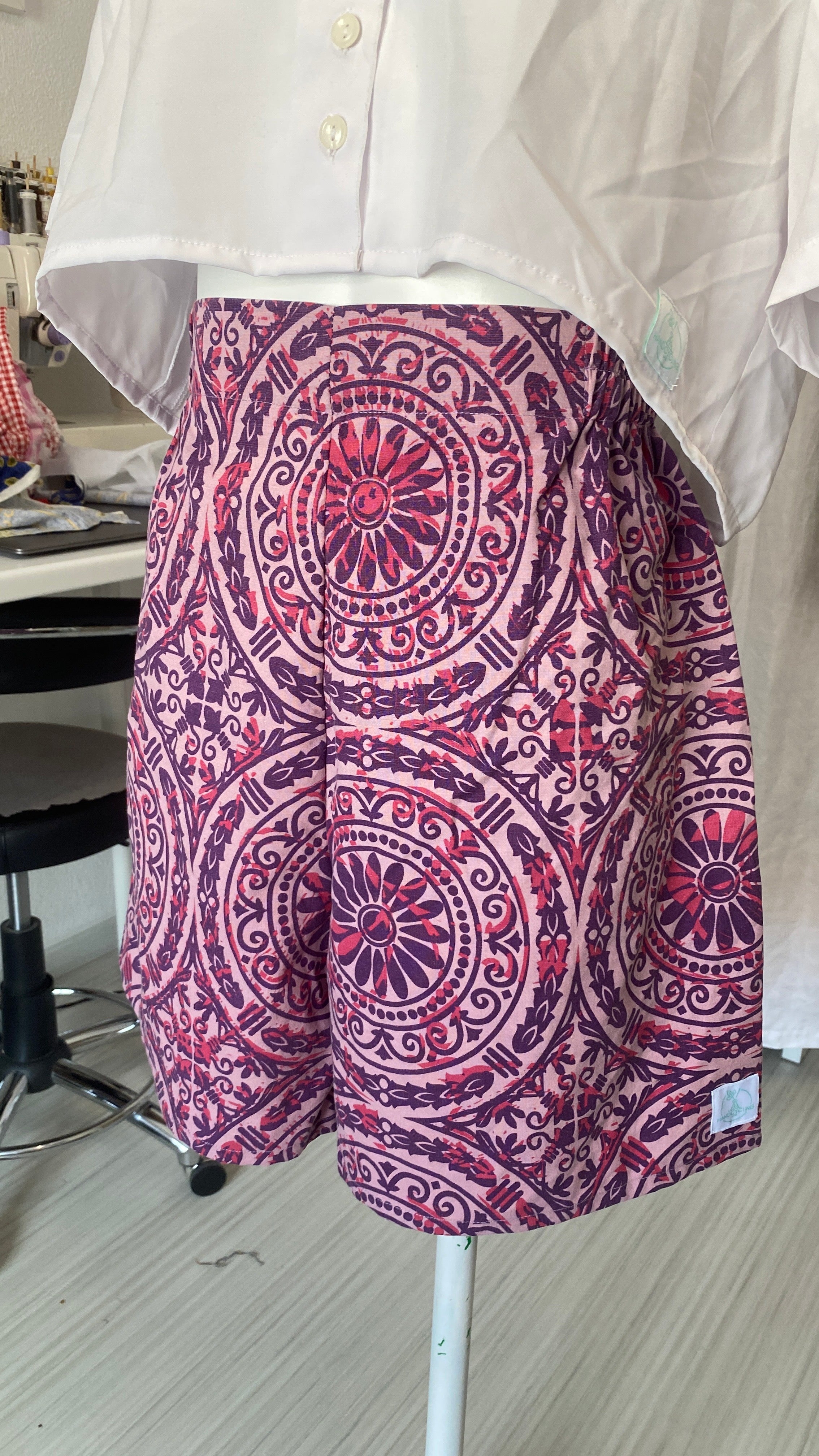 Short • T.XS/S et M • Short upcyclé violet à motifs spirales