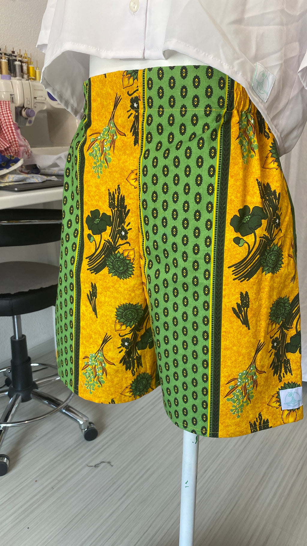 Short • T.XS/S, M et L • Short upcyclé provençal jaune et vert