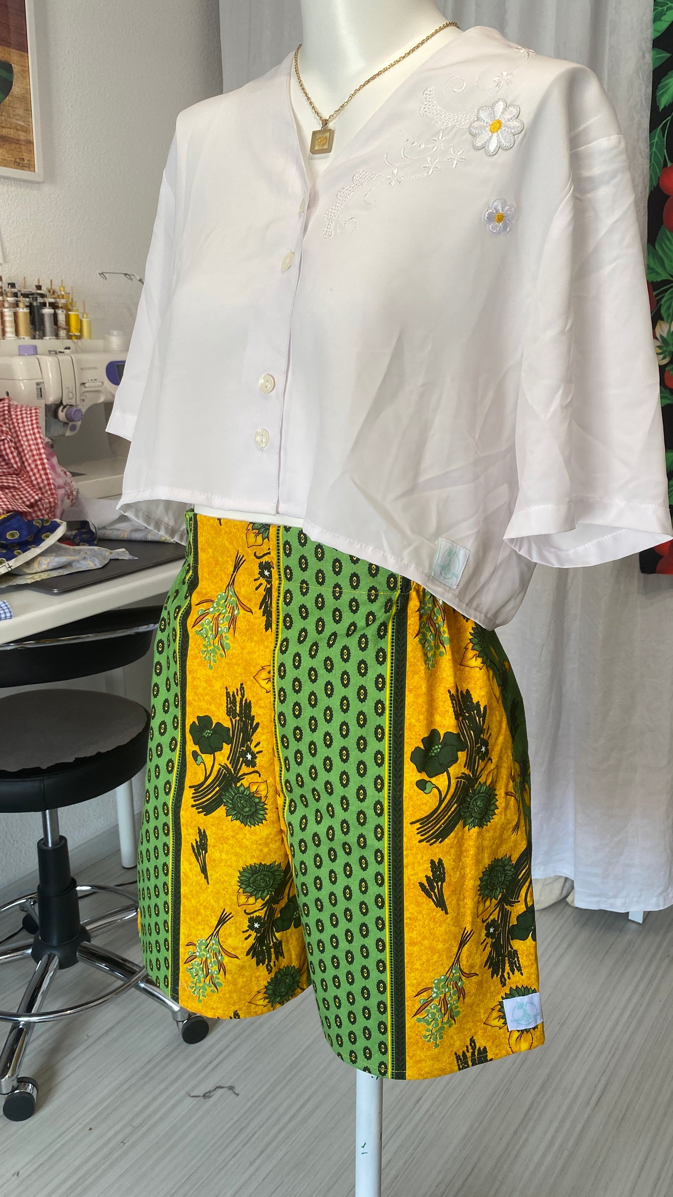 Short • T.XS/S, M et L • Short upcyclé provençal jaune et vert