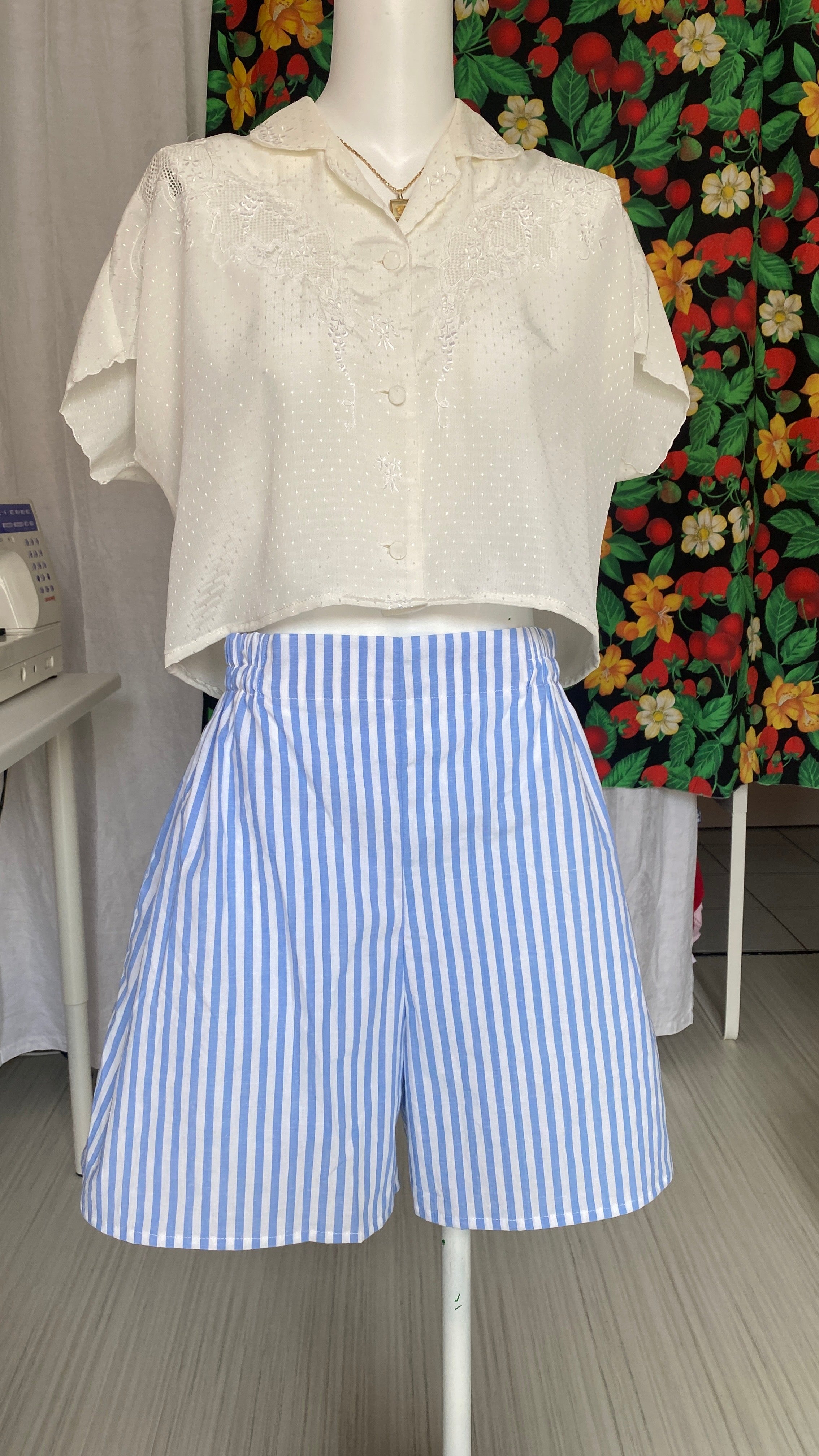 .Short • Taille M • Short upcyclé rayé bleu et blanc