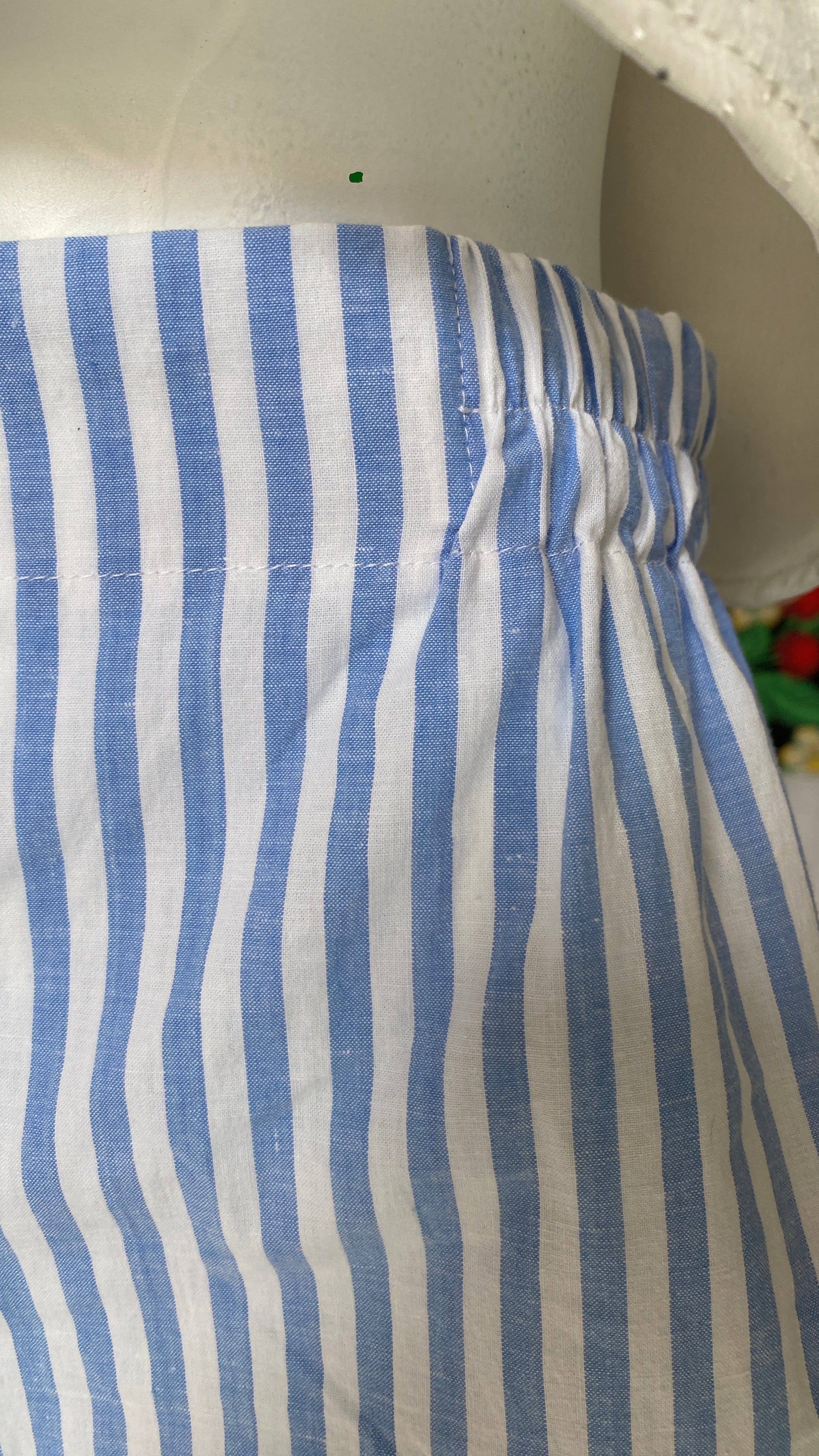 .Short • Taille M • Short upcyclé rayé bleu et blanc