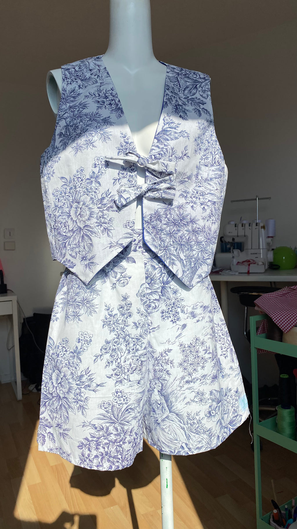 Veston réversible  • Taille unique • Veston motif toile de jouy bleue