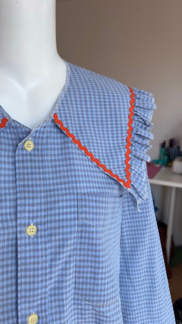 Sweaties • T.38 à 40 • Chemise upcyclée grand col bleu ciel  à carreaux blancs & orange