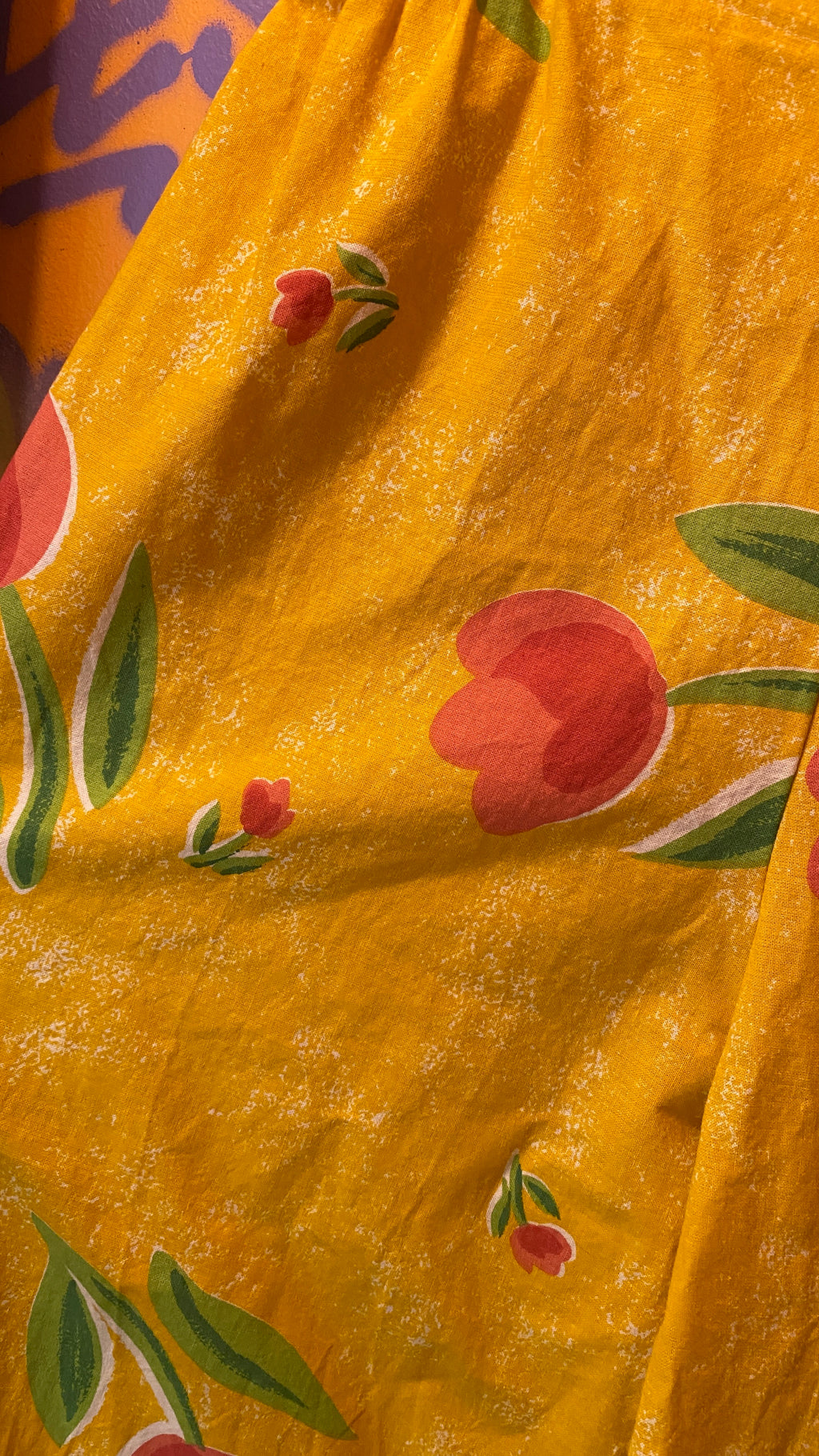 Pants • Taille L • Pantalon upcyclé jaune à fleurs rouges