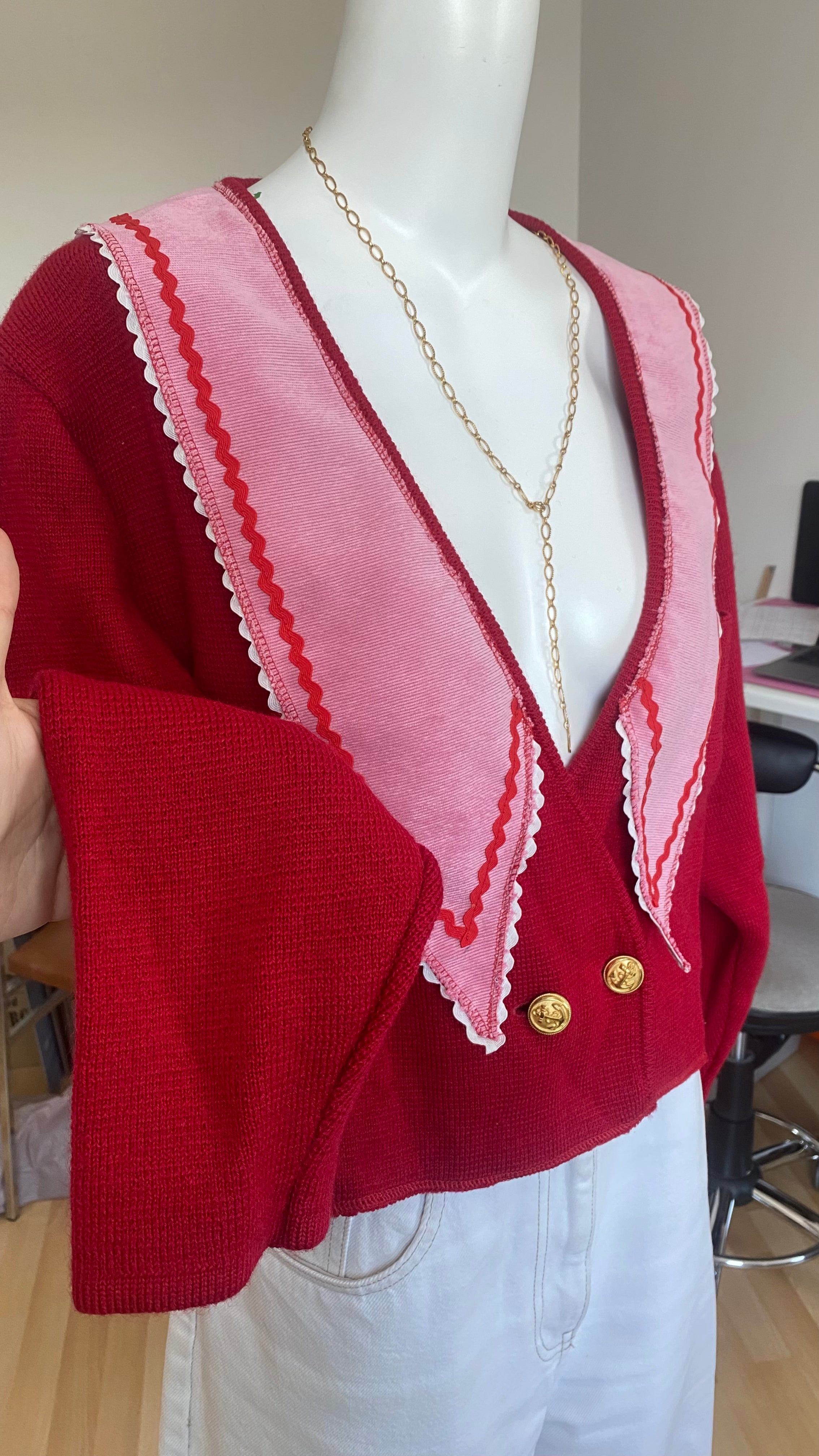 Pull upcyclé • T.36 à 38 • pull rouge col pelle à tarte rose
