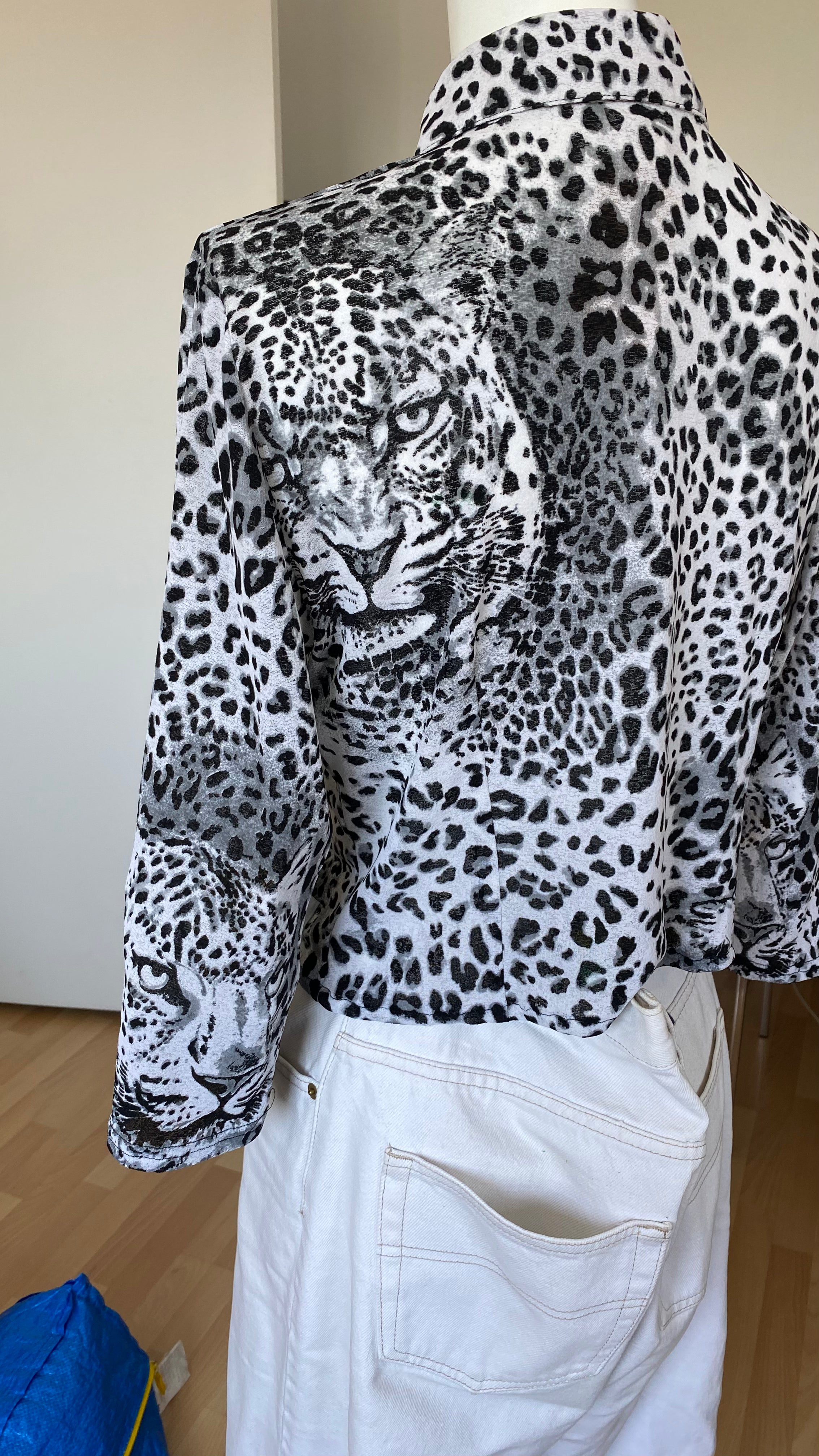 Cropped manches longues • T. 34 à 38 • Chemise crop top léopard gris
