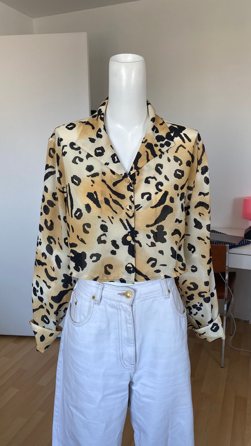 Chemise cropped • T. 34 à 38 • Chemise léopard beige