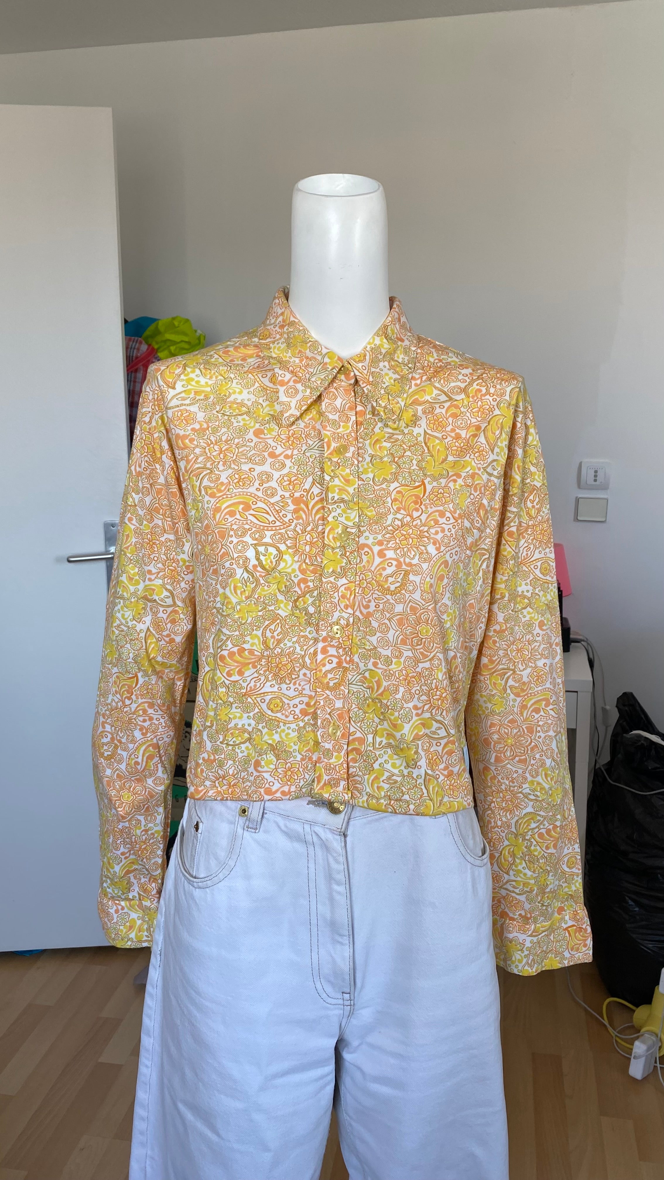 Cropped • T. 34 à 38 • Chemise 70s motifs feuilles jaune et orange