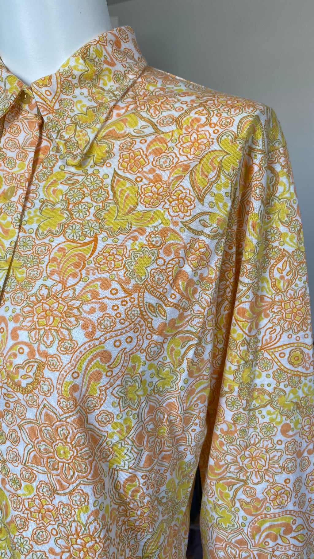Cropped • T. 34 à 38 • Chemise 70s motifs feuilles jaune et orange