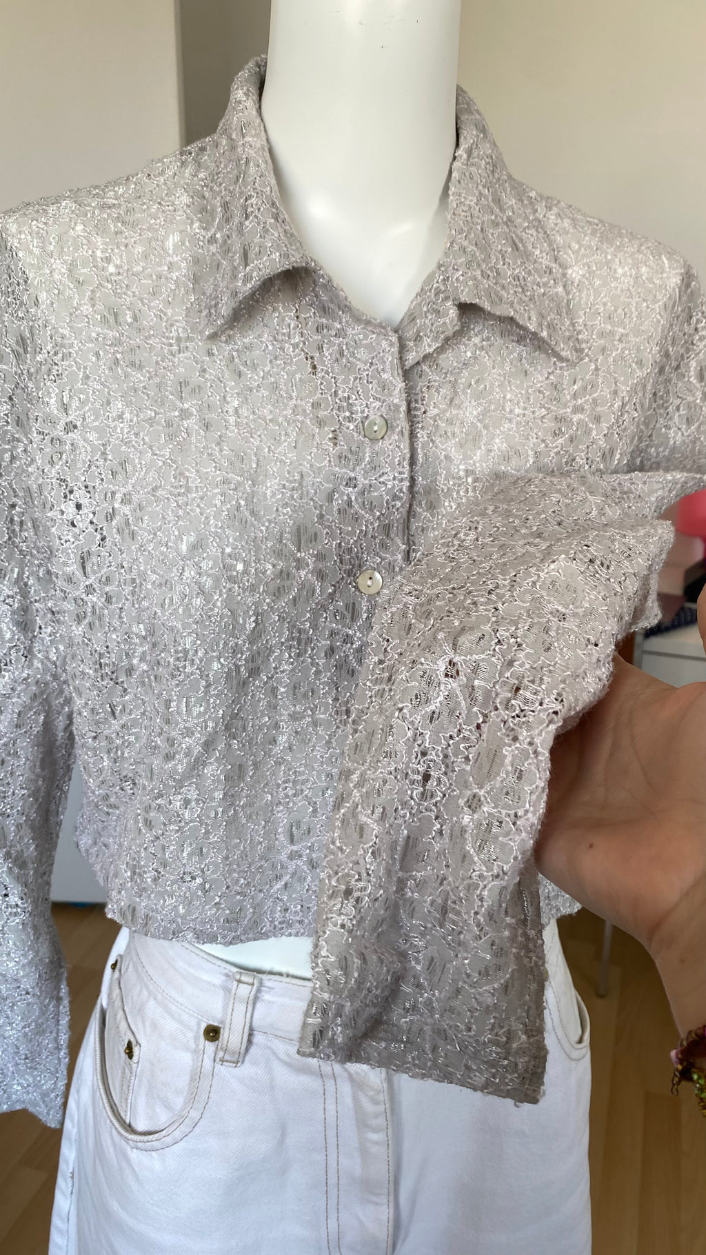 Cropped • T. 34 à 36 • Chemise courte manches longues dentelle grise