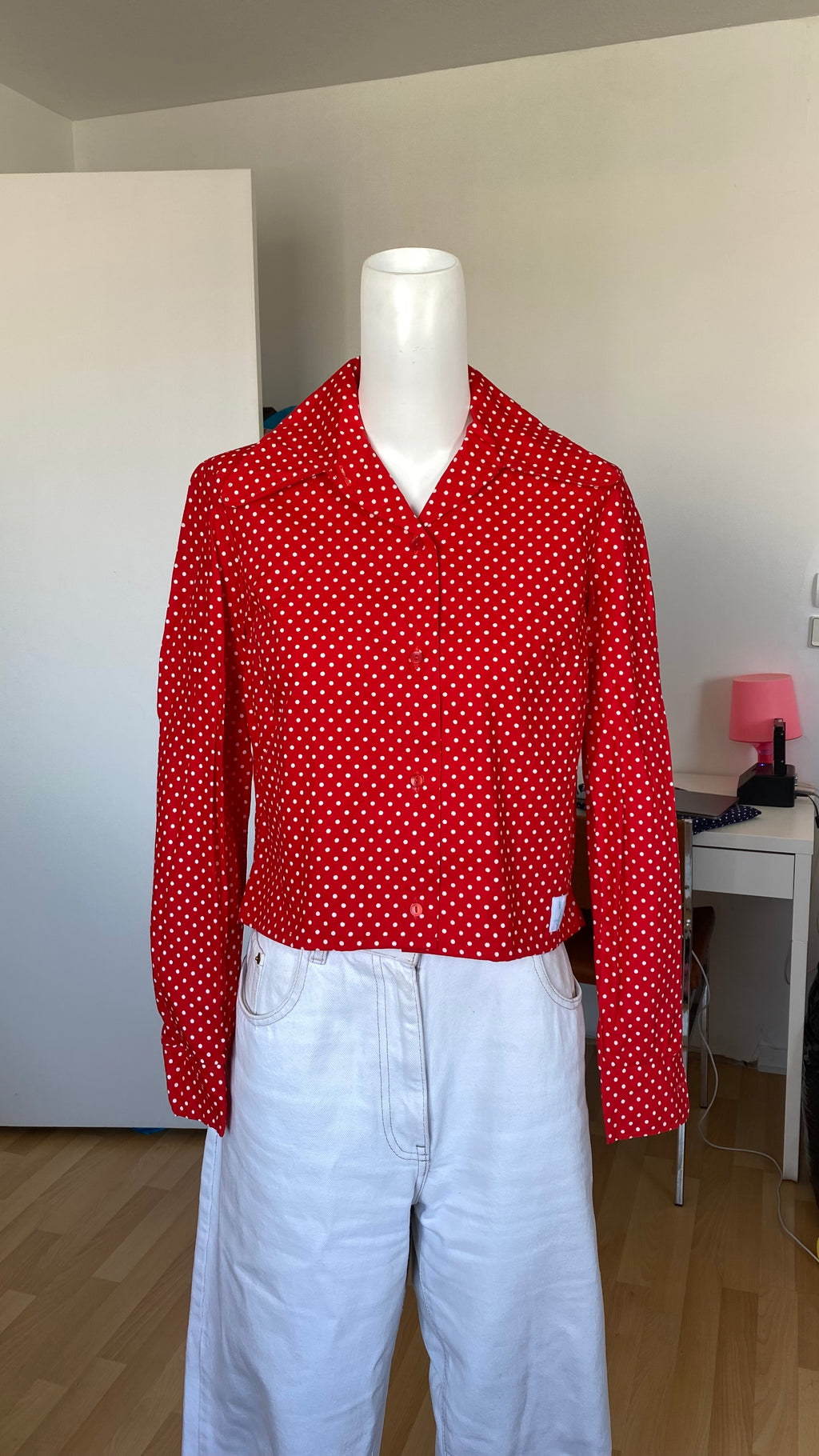 Cropped • T. 32 à 36 • Chemise crop top rouge à pois blanc