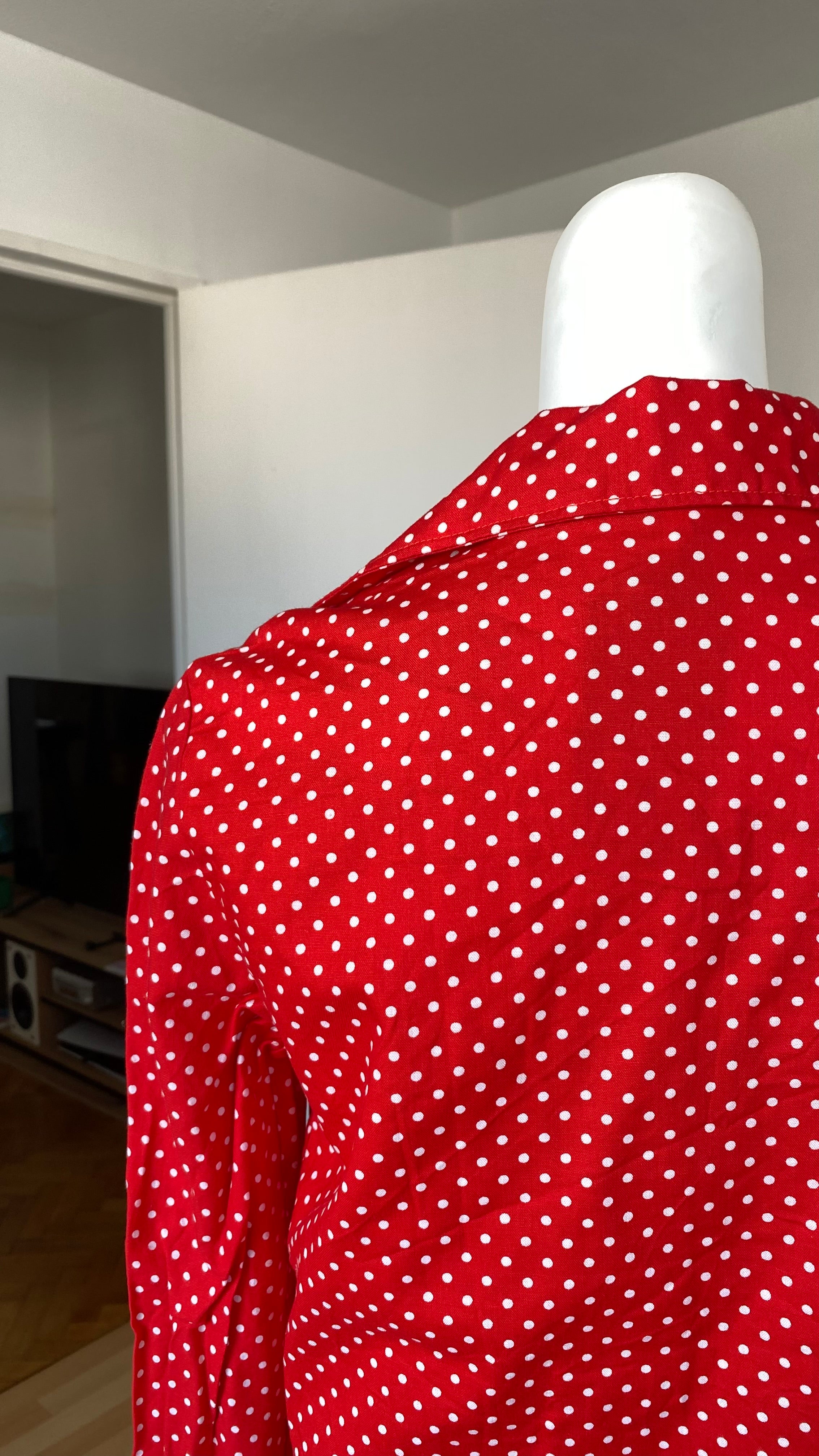 Cropped • T. 32 à 36 • Chemise crop top rouge à pois blanc