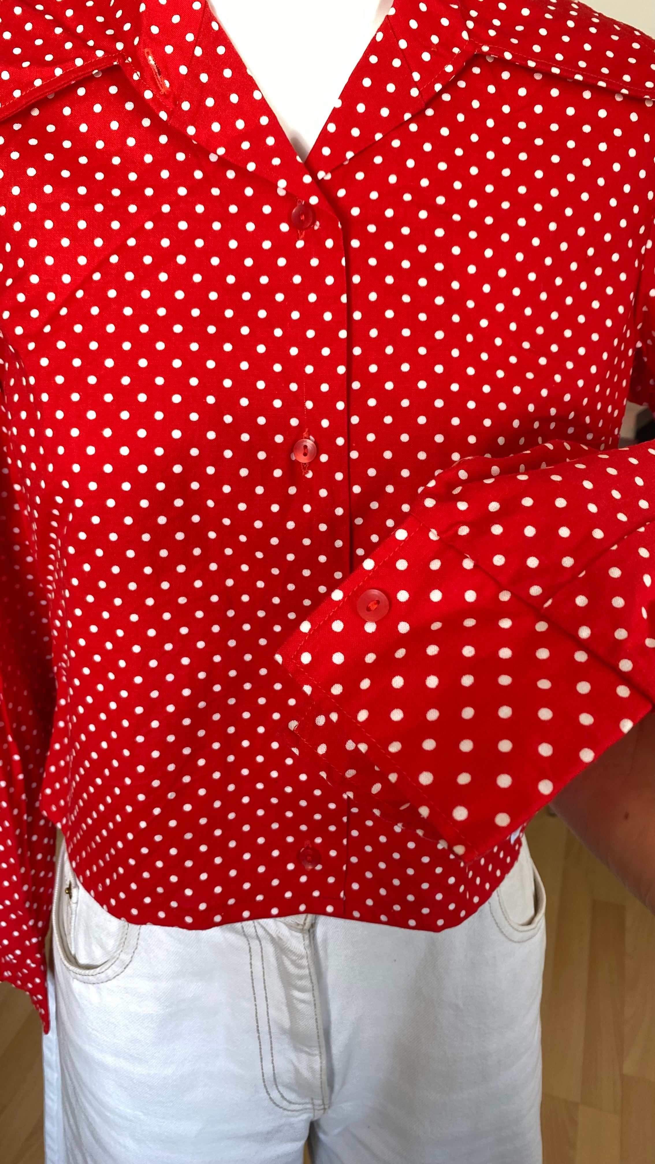 Cropped • T. 32 à 36 • Chemise crop top rouge à pois blanc