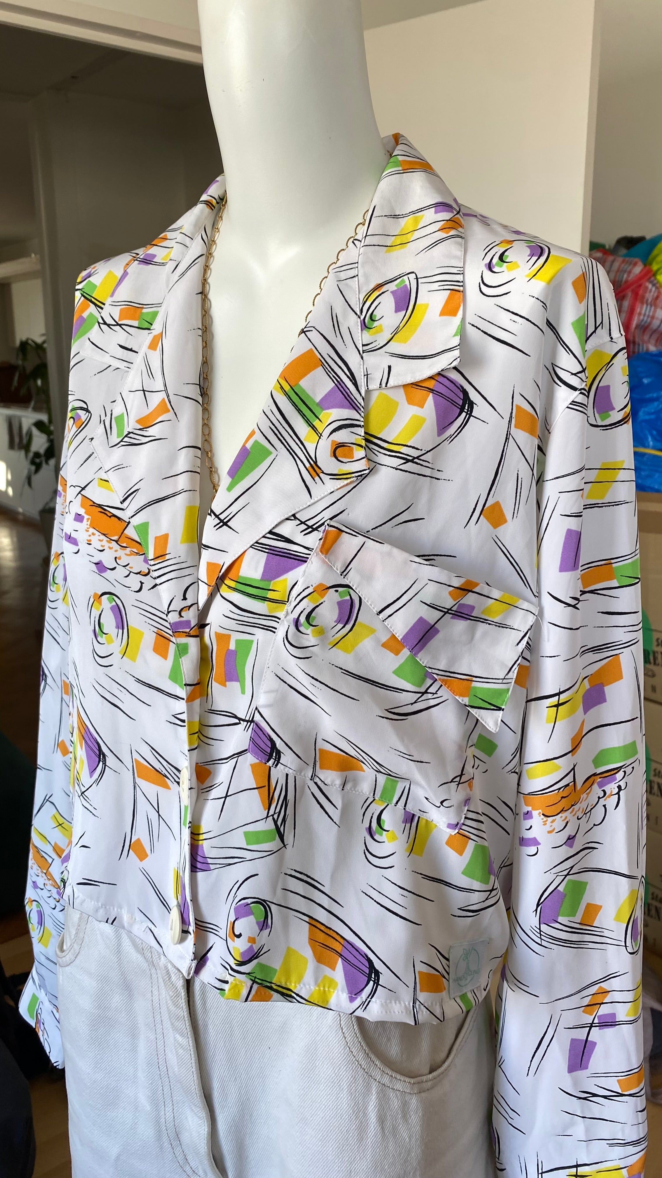 Cropped • T. 36 à 40 • Chemise courte manches longues blanche & dessins colorés