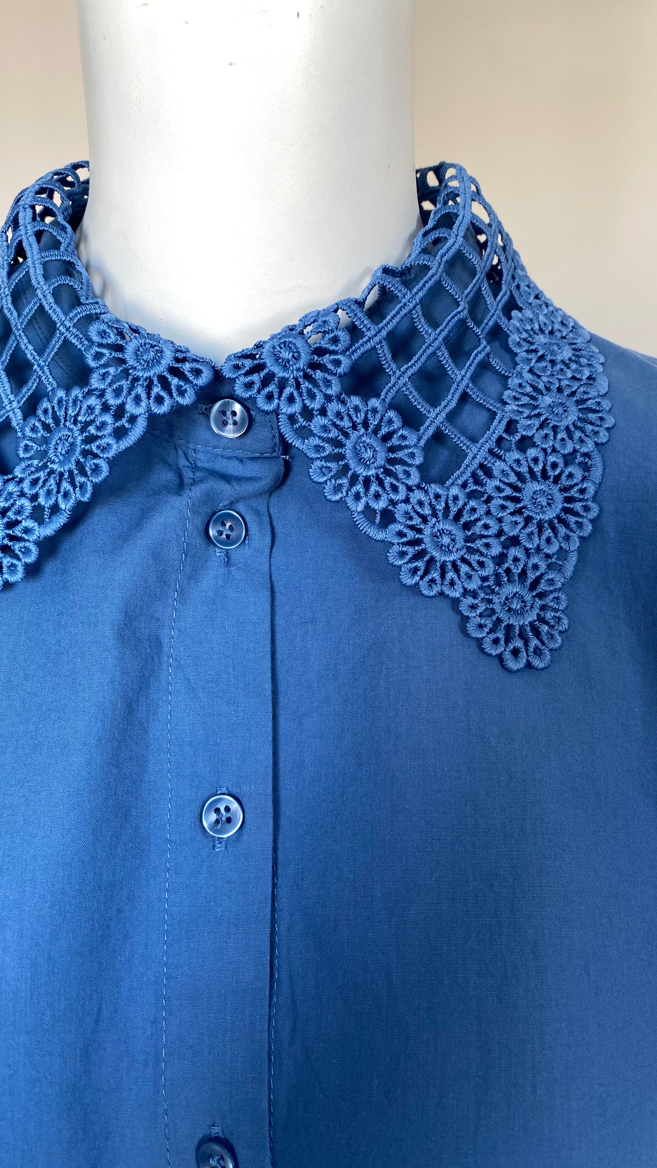 Froufrou • T. 38 à 40 • Chemise courte manches ballon longues bleue
