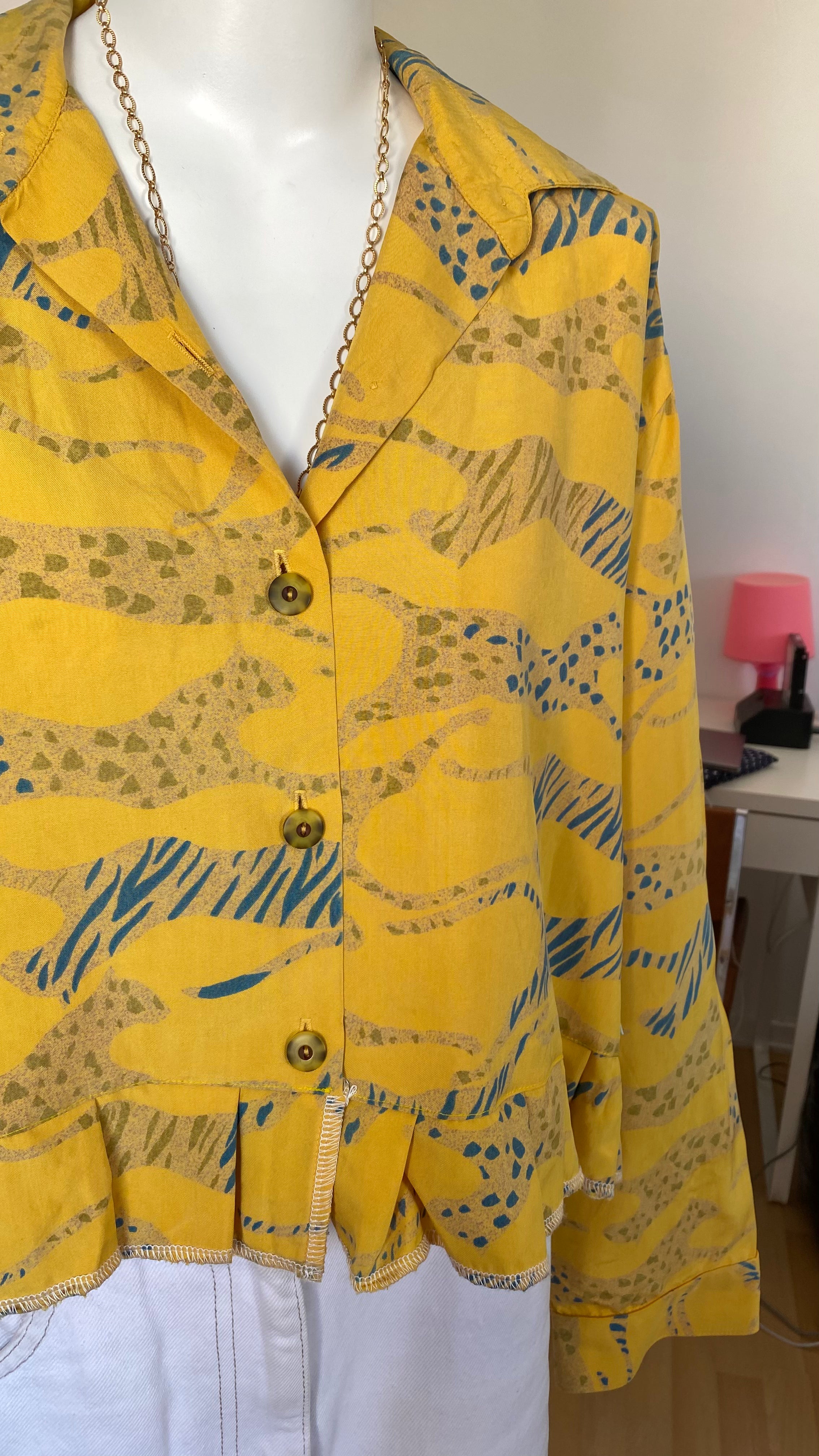 Froufrou • T. 38 à 44 • Chemise courte manches longues jaune motifs tigres