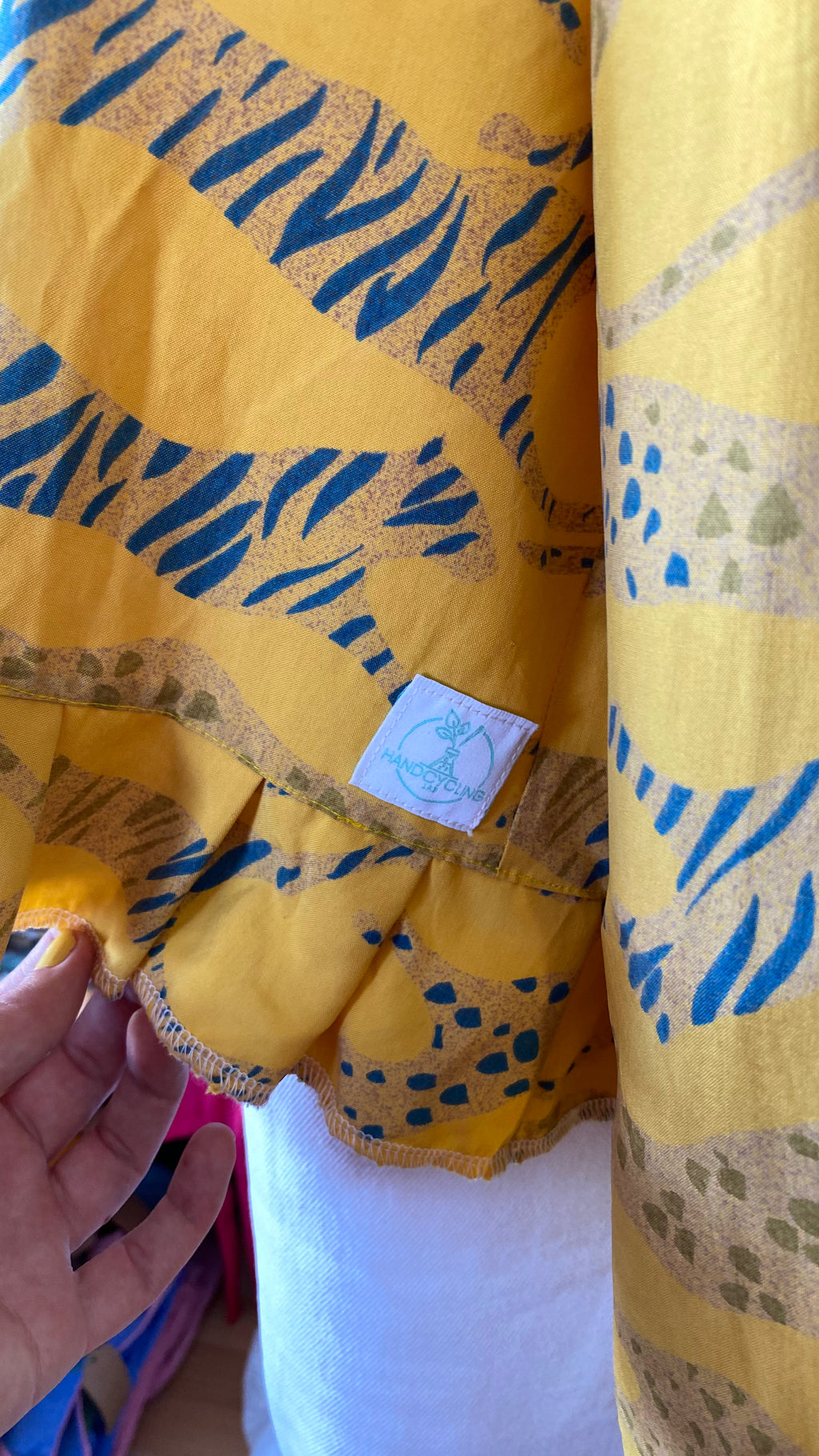 Froufrou • T. 38 à 44 • Chemise courte manches longues jaune motifs tigres
