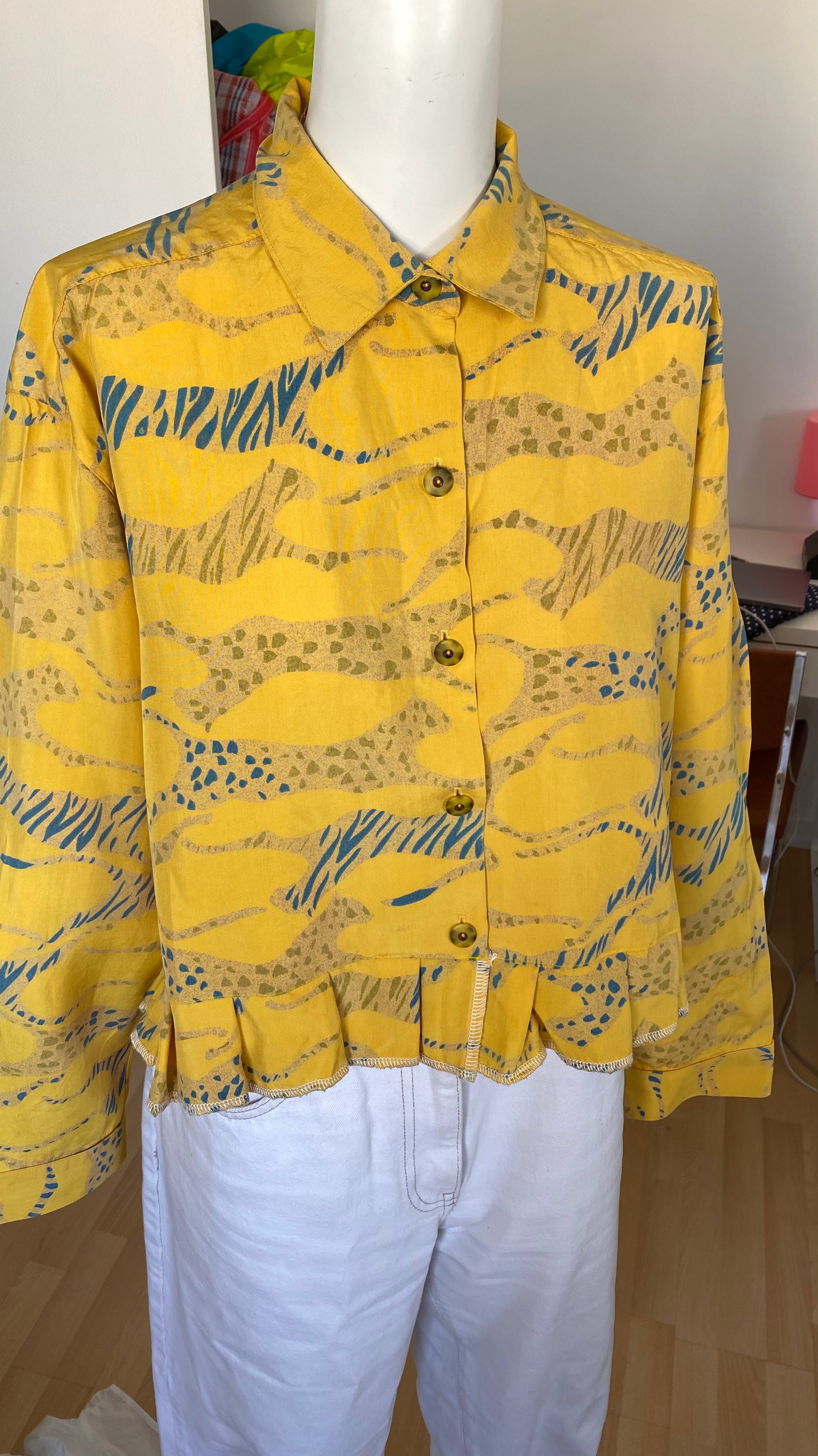 Froufrou • T. 38 à 44 • Chemise courte manches longues jaune motifs tigres
