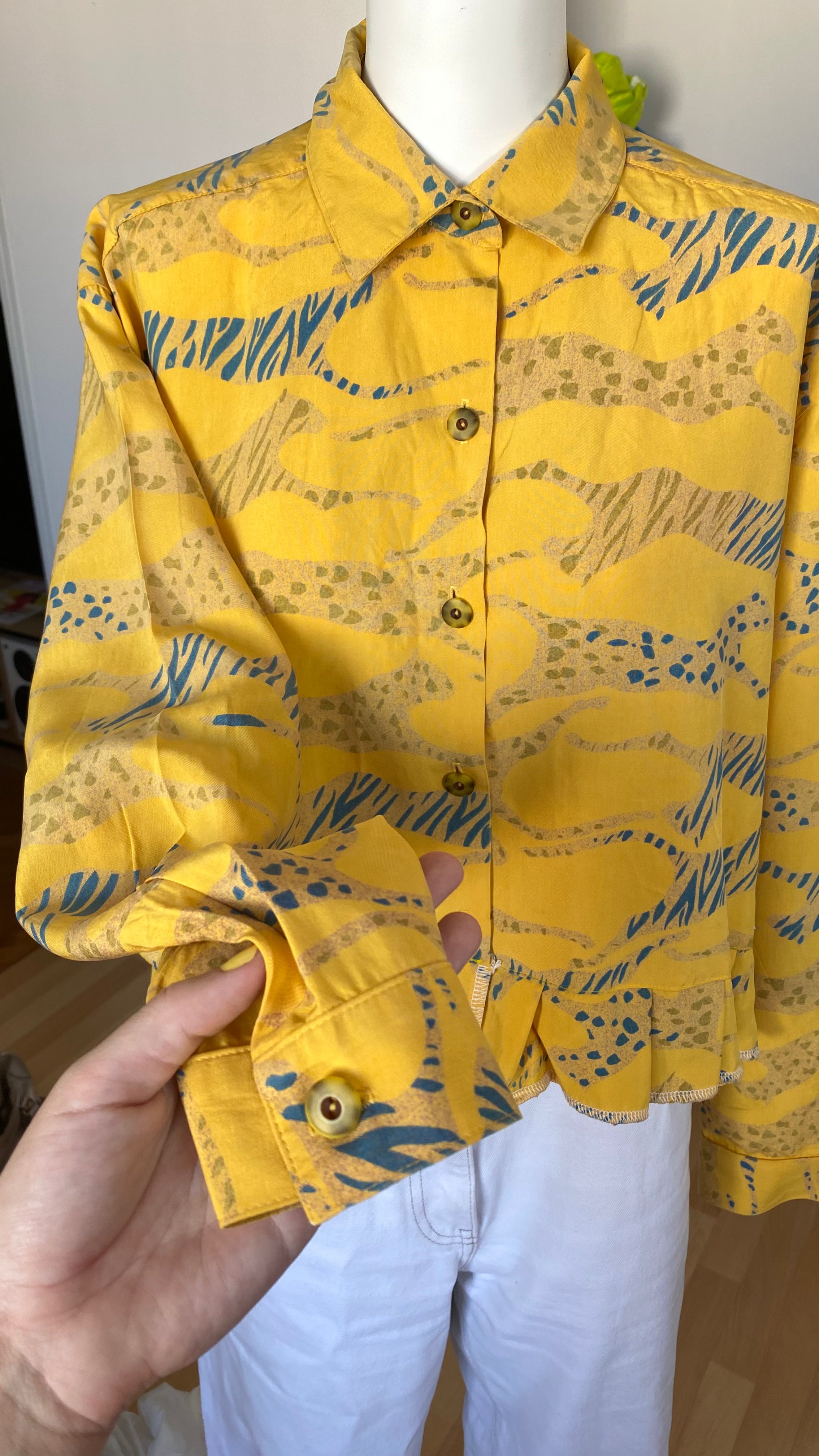 Froufrou • T. 38 à 44 • Chemise courte manches longues jaune motifs tigres