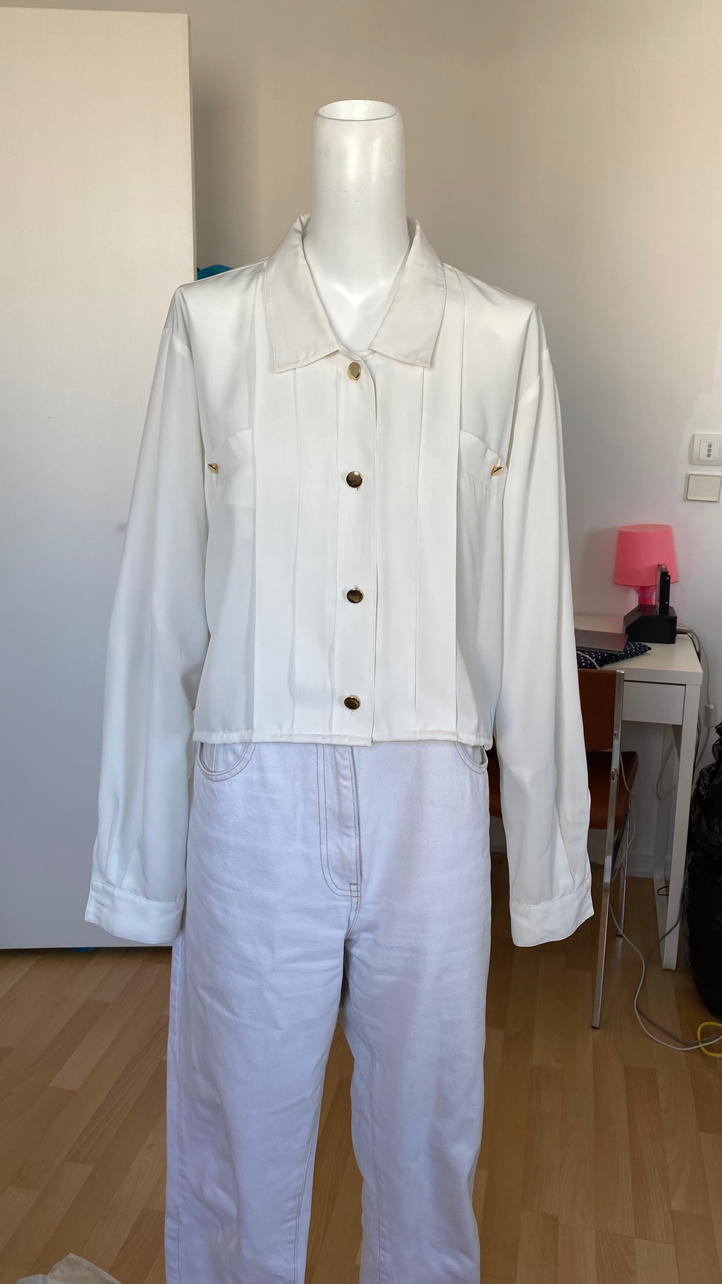 Chemise cropped • T. 38 à 44 • Chemise courte manches longues blanche plissée